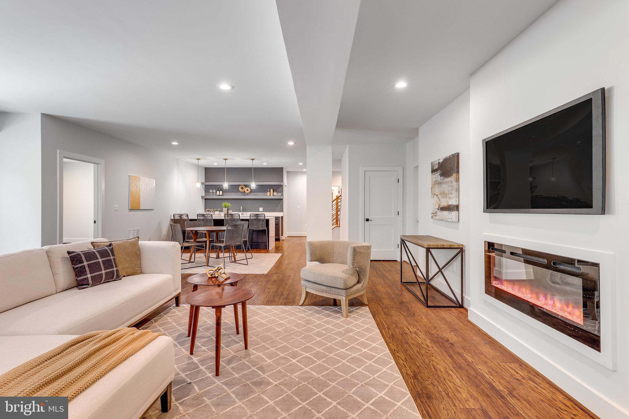 ROSEMONT - Residential