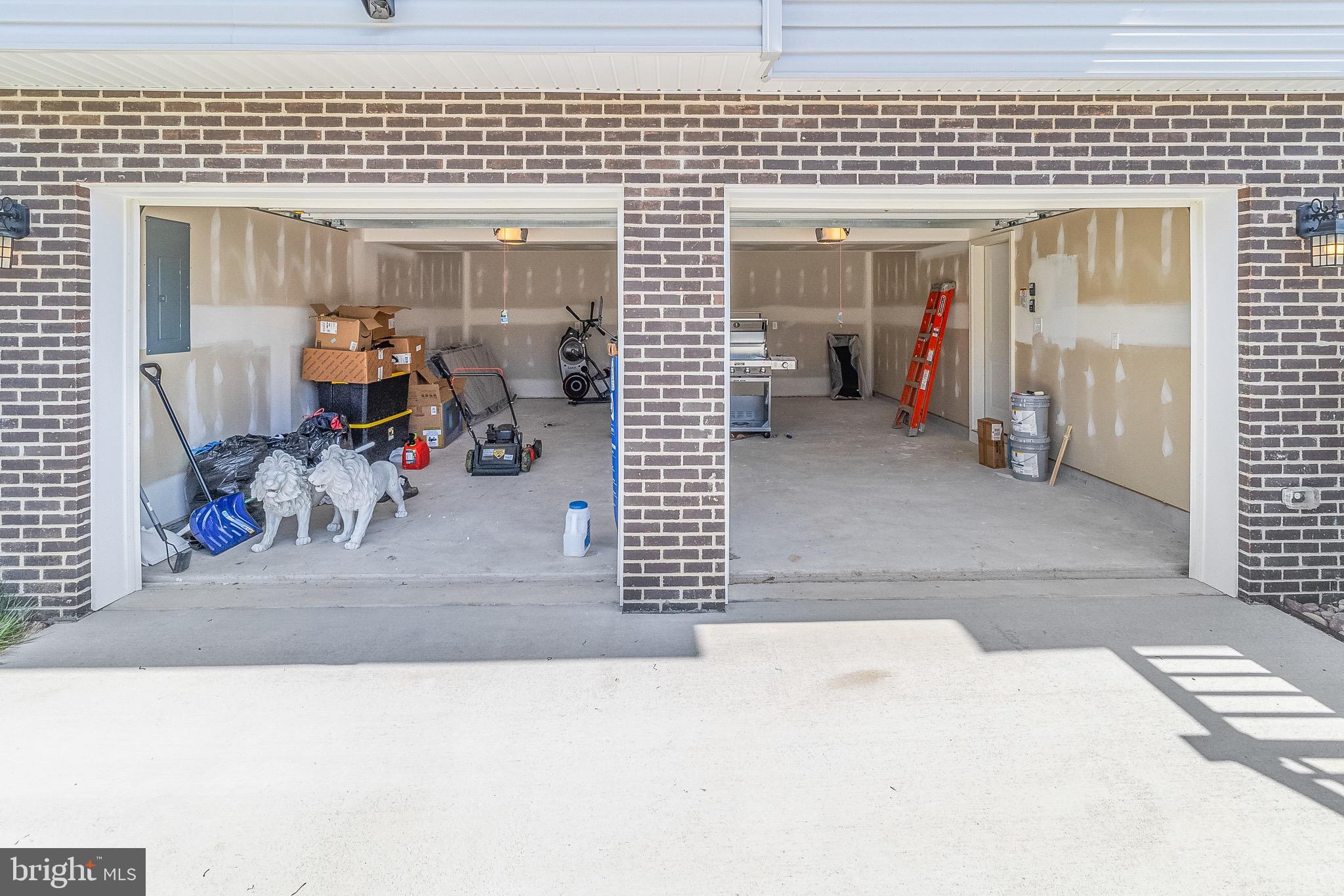 HERITAGE HILLS - Residential