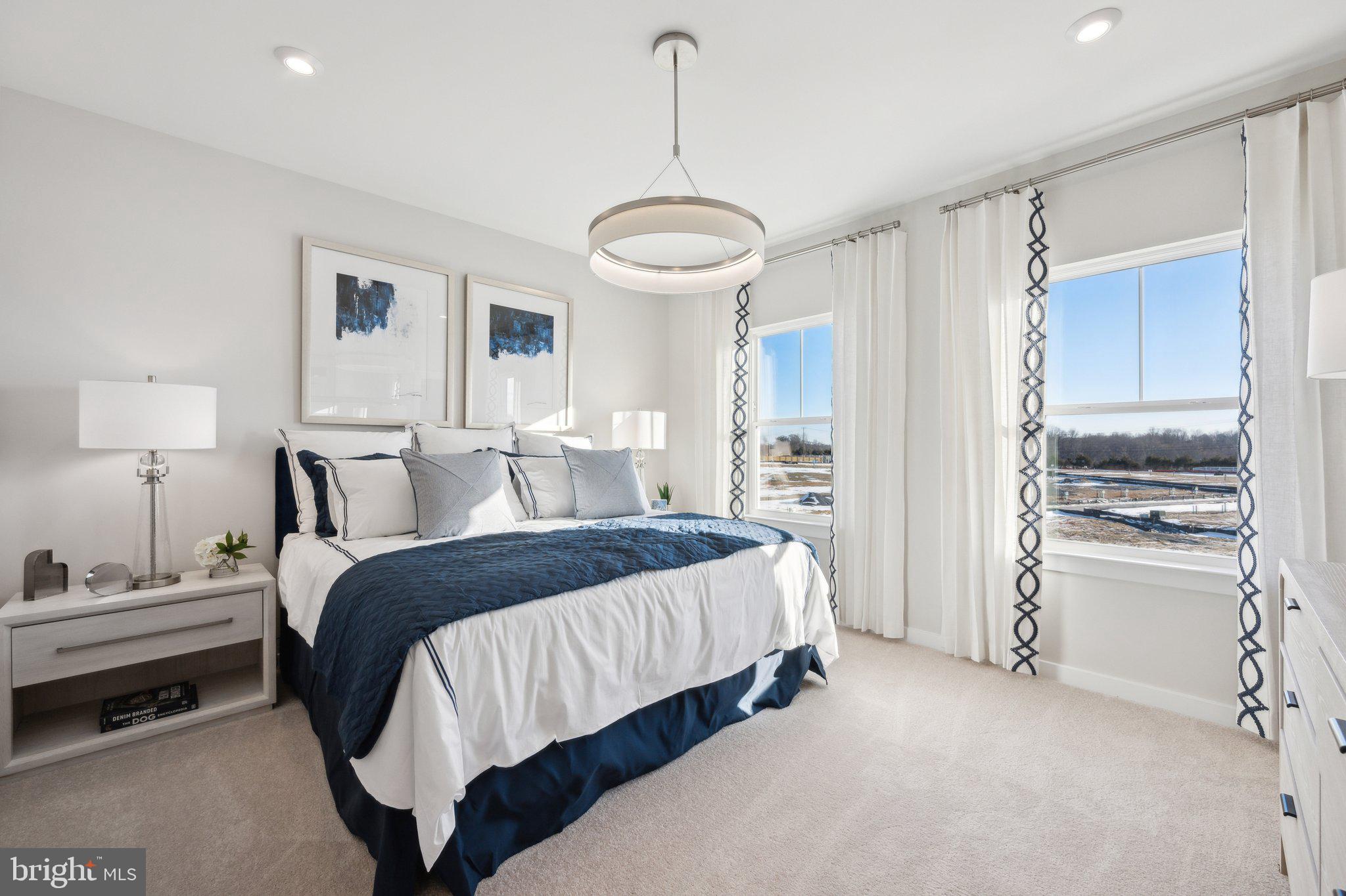 GATEWAY WEST - Residential