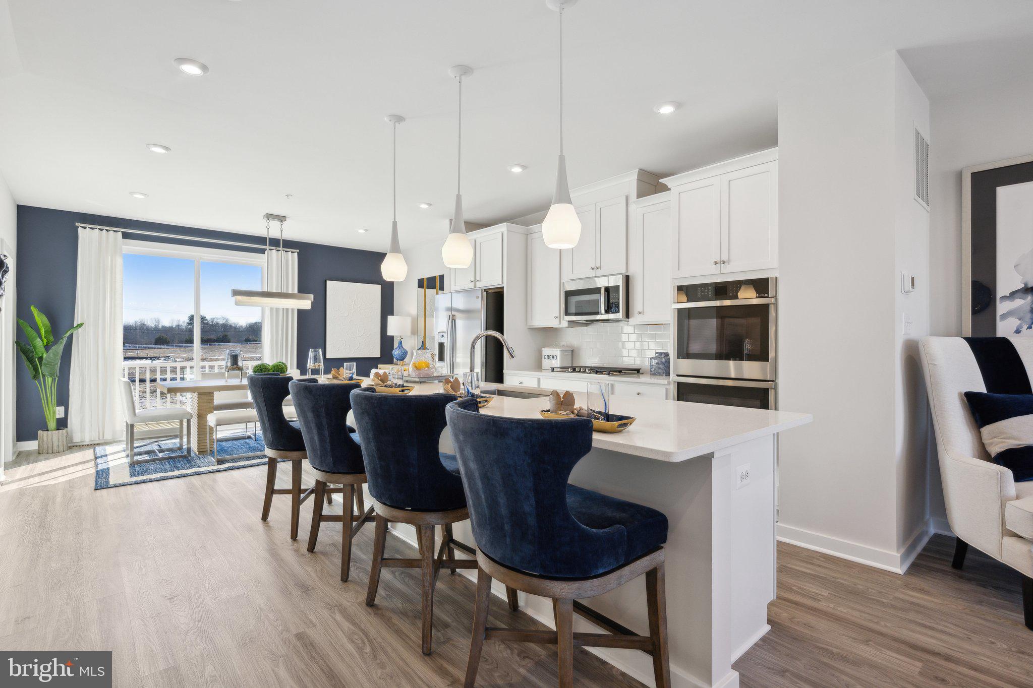 GATEWAY WEST - Residential