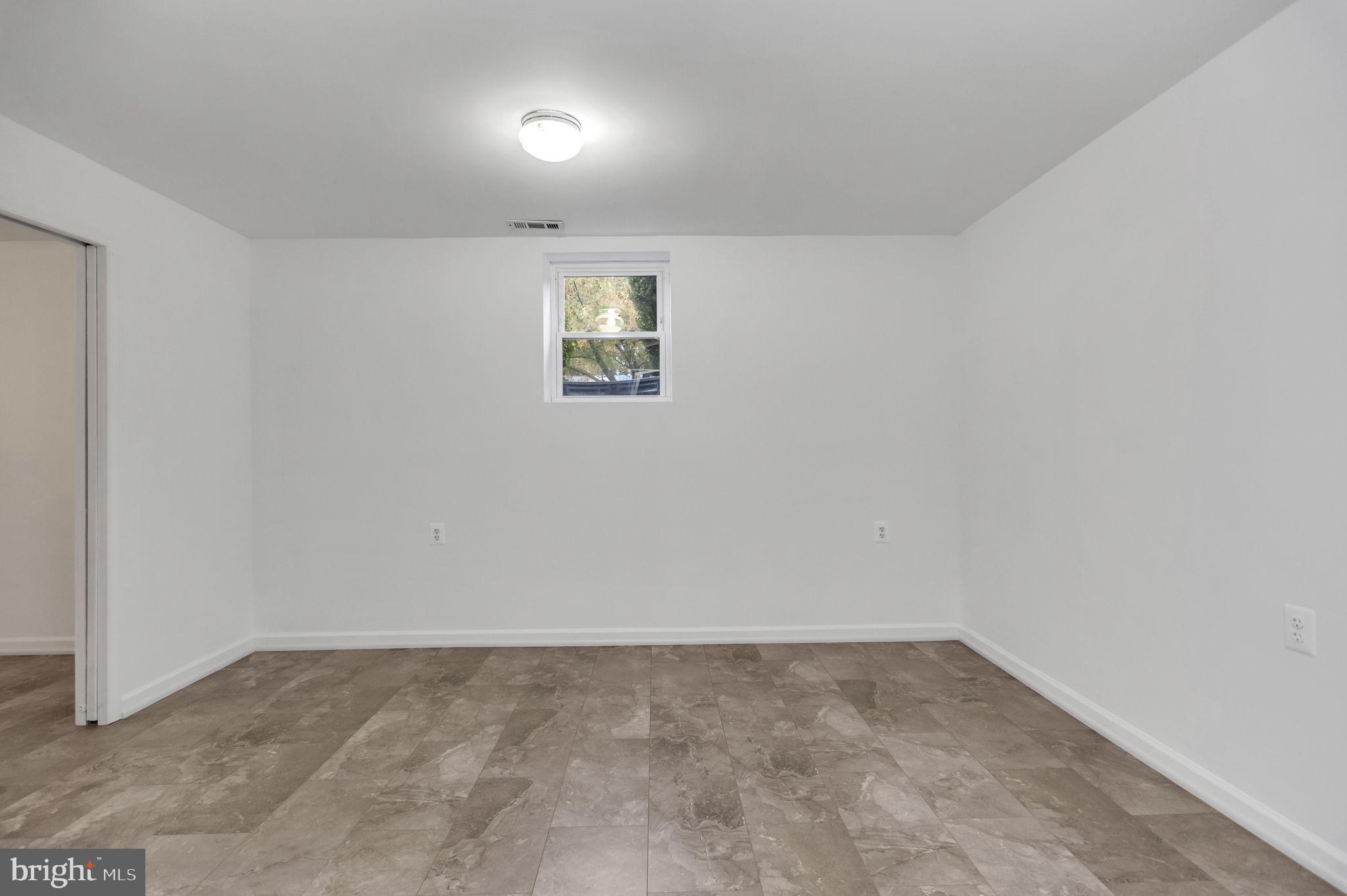 NORTH FERRY FARMS - Residential