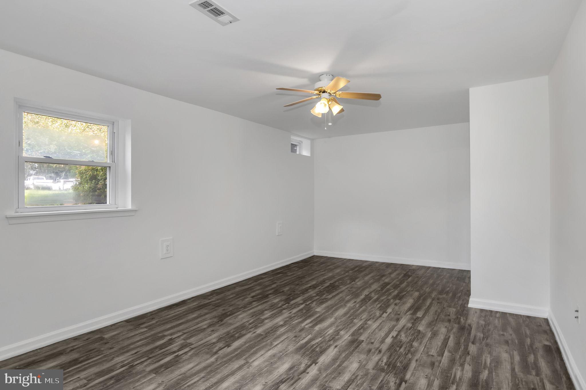 NORTH FERRY FARMS - Residential