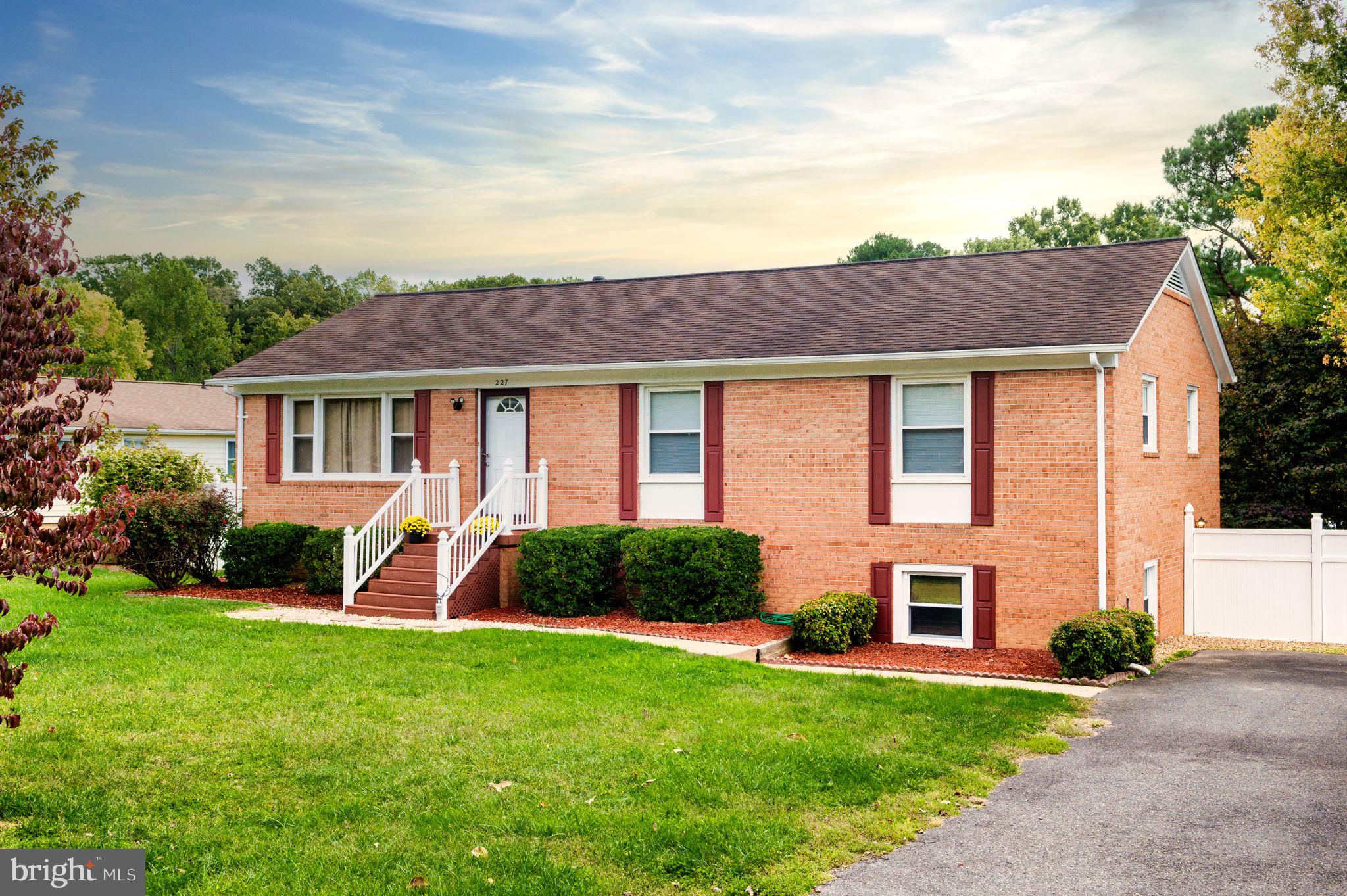 NORTH FERRY FARMS - Residential