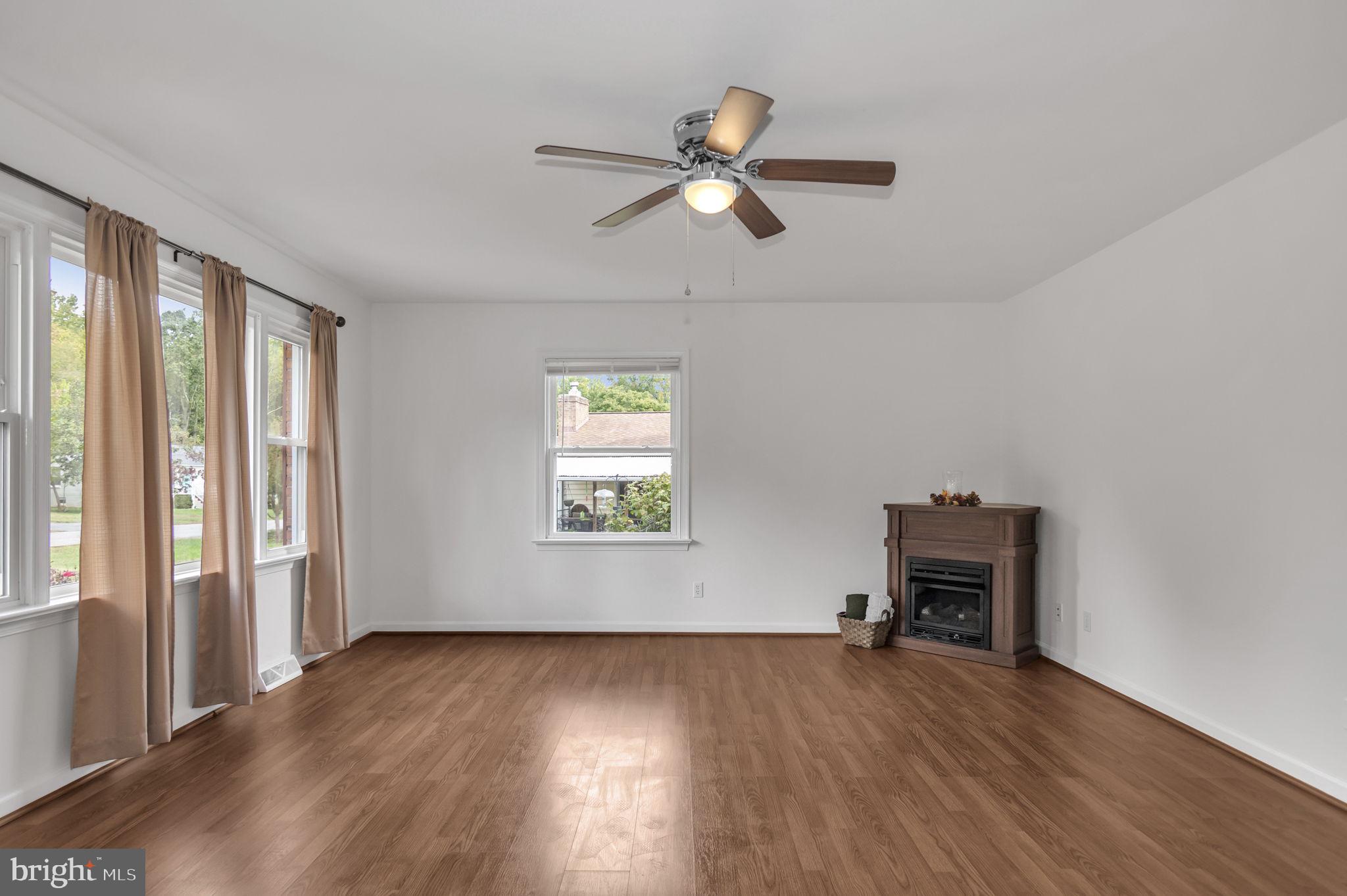 NORTH FERRY FARMS - Residential