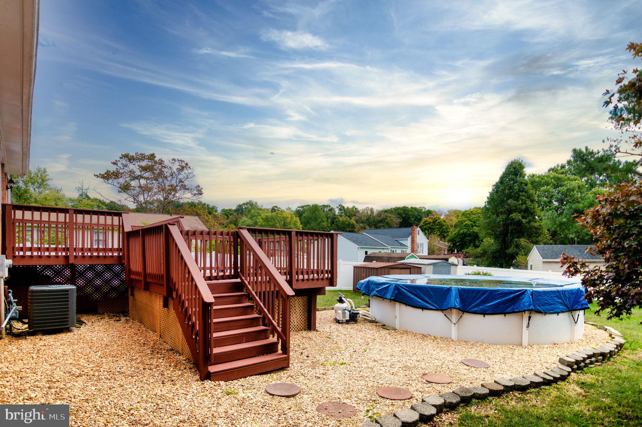 NORTH FERRY FARMS - Residential