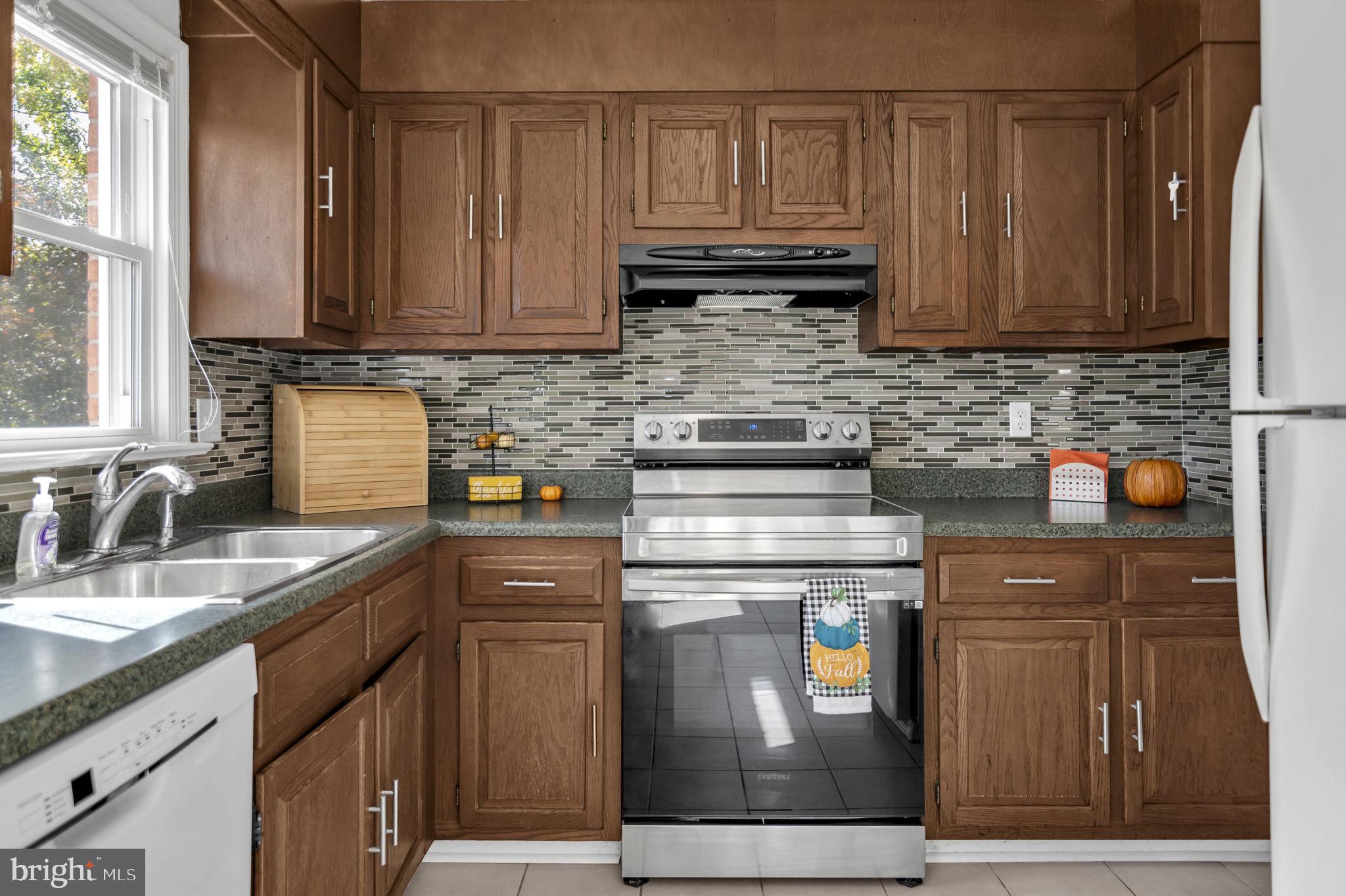 NORTH FERRY FARMS - Residential