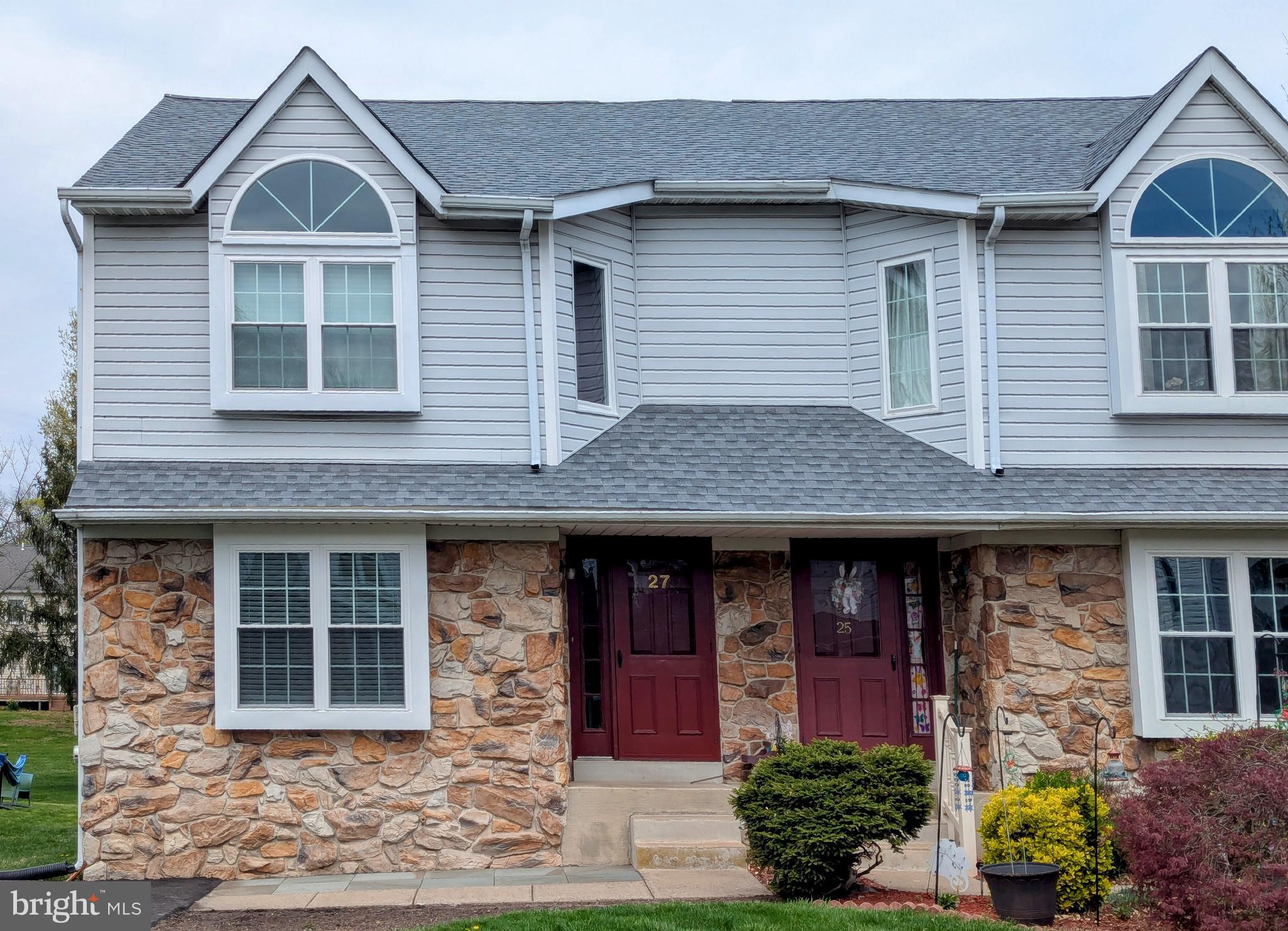 Your Doylestown Borough lifestyle awaits at 27 Pearl Dr in the desirable Sandy Ridge neighborhood!** This beautifully updated 3-bedroom, 2-1/2-bath twin home offers the perfect blend of comfort and convenience for \$2950 per month.
Imagine enjoying abundant natural light, fresh neutral décor, and new flooring, including new carpet in the main living areas. The eat-in kitchen, featuring white cabinets and granite counters, opens to a large deck – ideal for outdoor dining and relaxation.
Upstairs, the spacious primary suite provides a private retreat with a vaulted ceiling and en suite bath. Two additional bedrooms offer comfortable space for family or guests. The unfinished basement offers ample storage solutions and includes a laundry area with a washer and dryer.
Leave the car behind and enjoy an easy 15-20 minute walk to Doylestown's charming town center with its shops, restaurants, and cultural attractions. Don't miss this opportunity to rent this pristine home!
