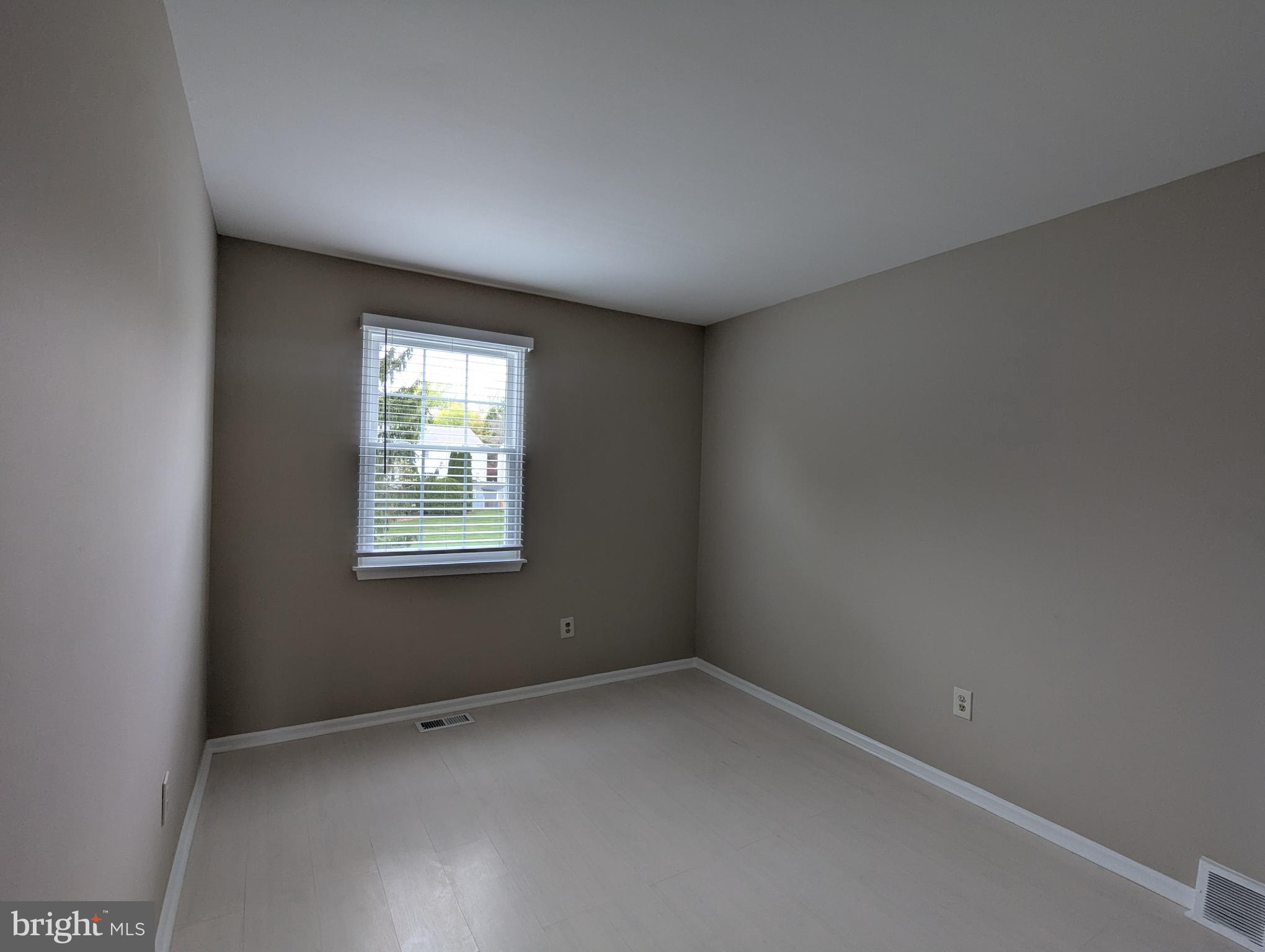 SANDY RIDGE TWINS - Residential Lease