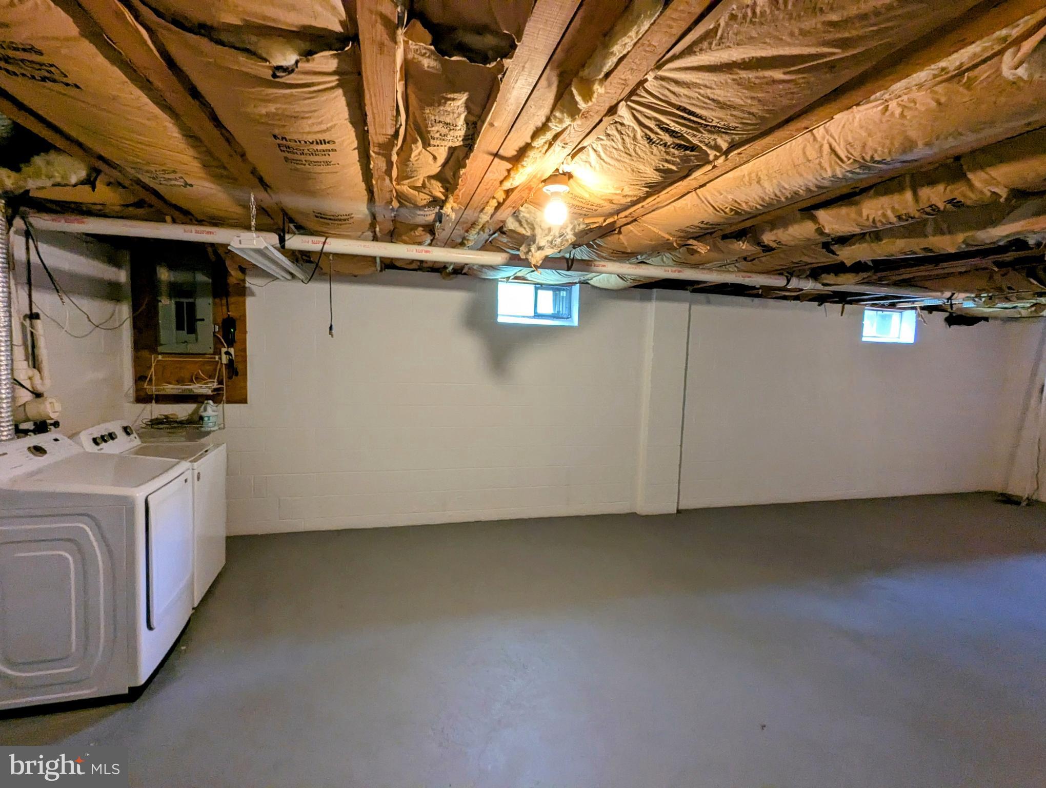 SANDY RIDGE TWINS - Residential Lease