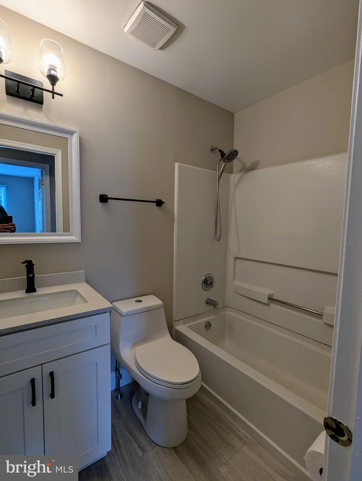 SANDY RIDGE TWINS - Residential Lease