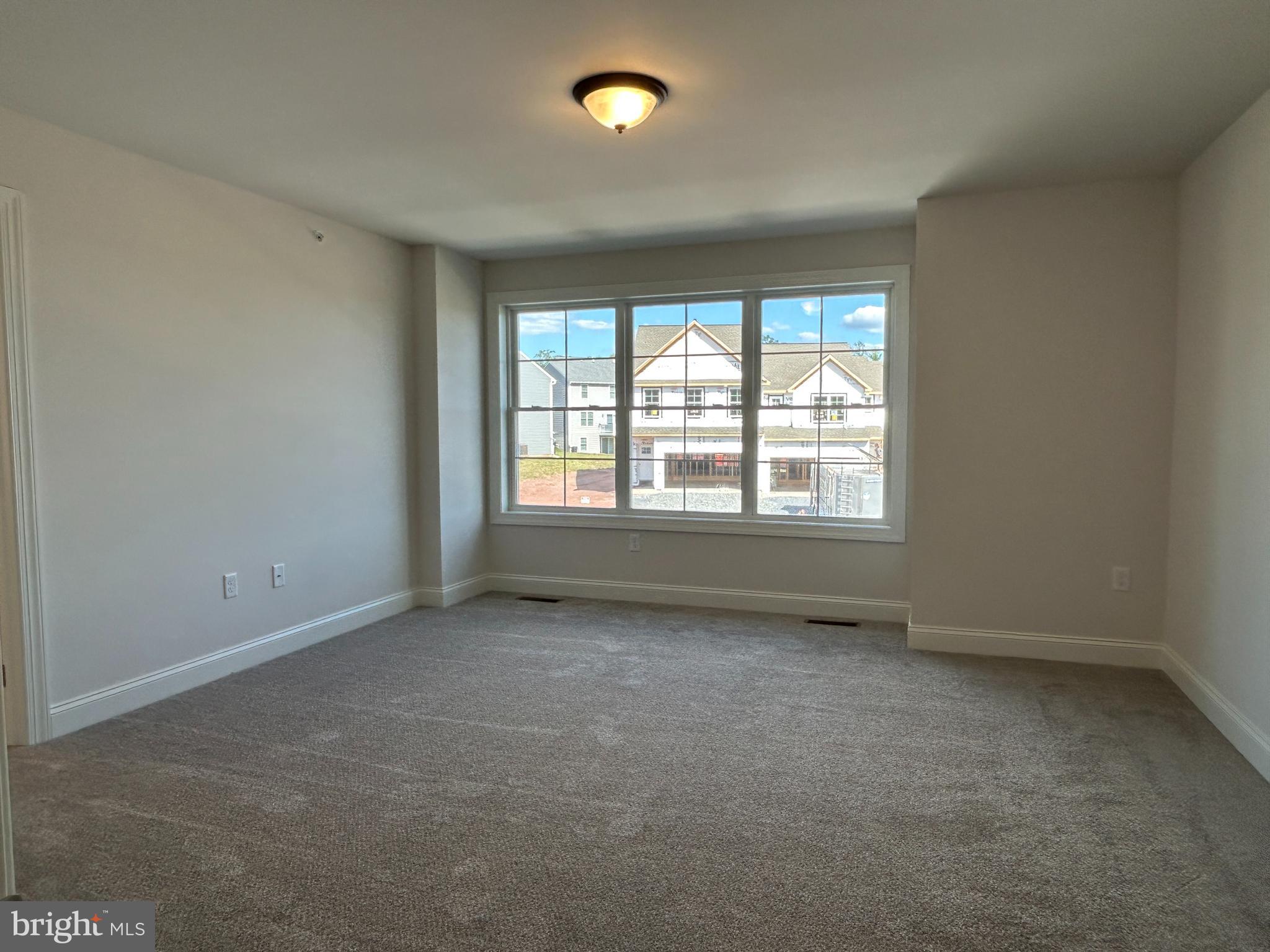 WOODLAND HILLS - Residential