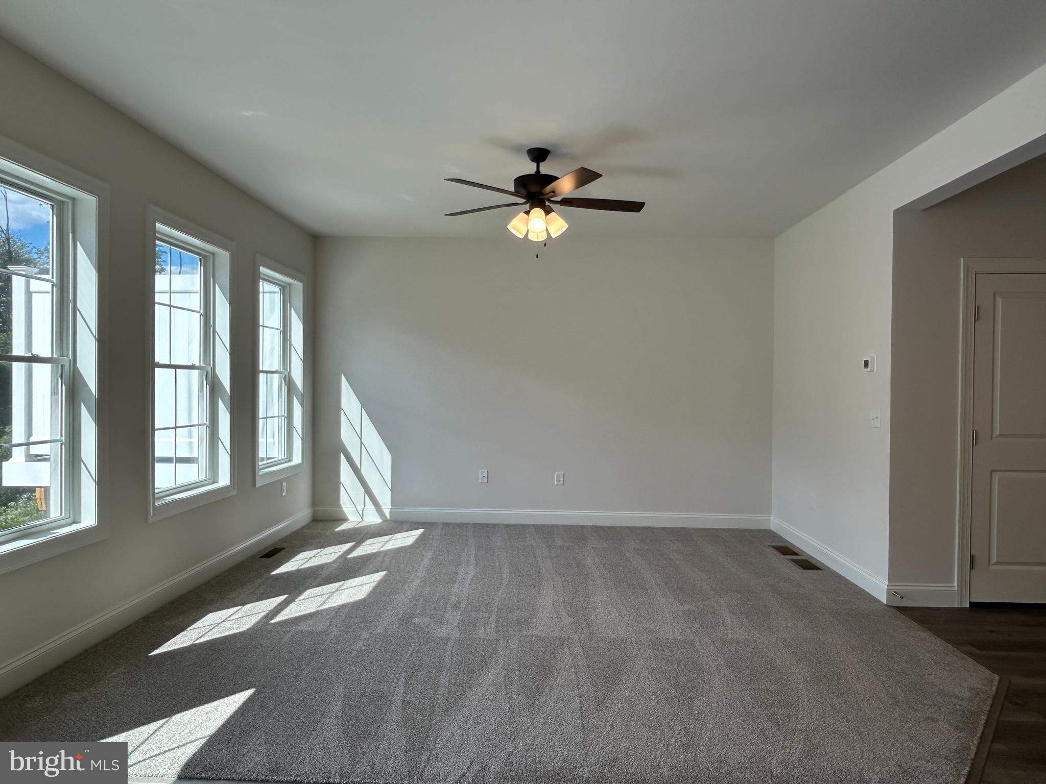 WOODLAND HILLS - Residential