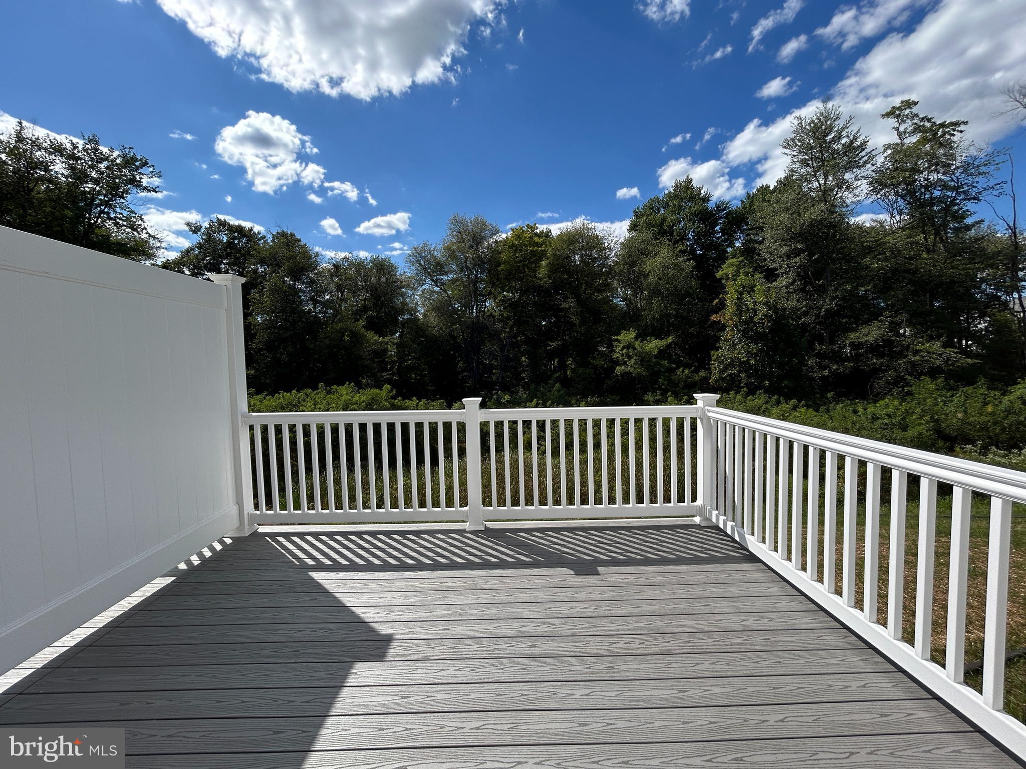 WOODLAND HILLS - Residential