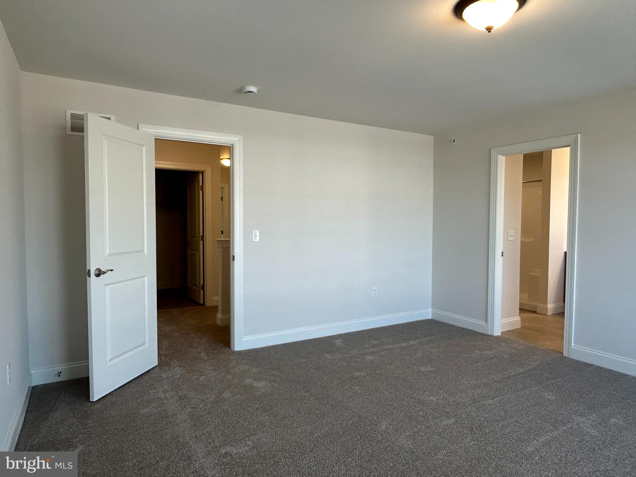 WOODLAND HILLS - Residential