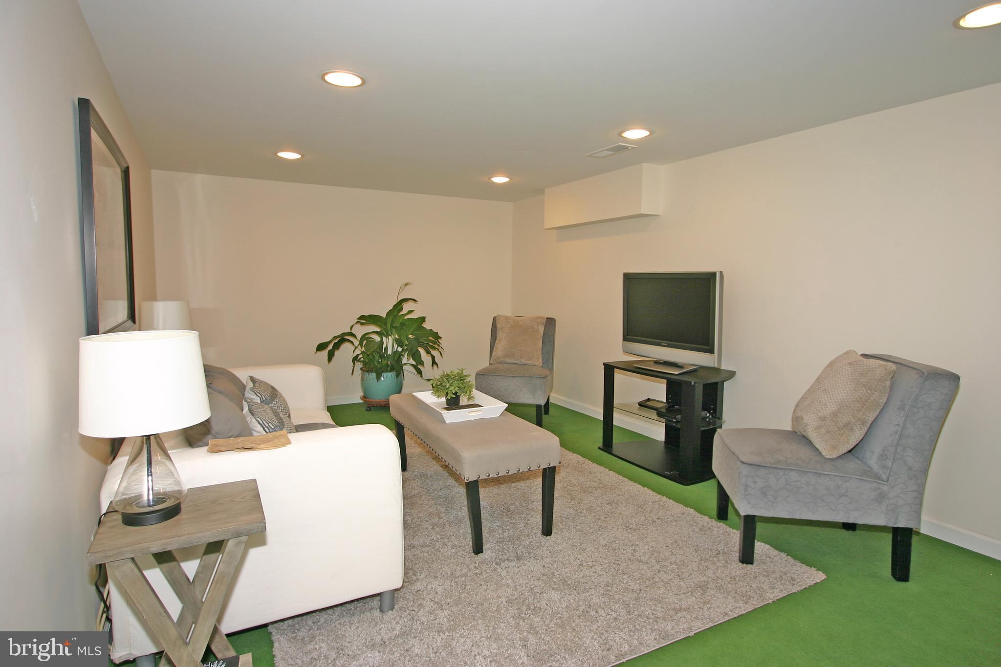 BRADDOCK HEIGHTS - Residential