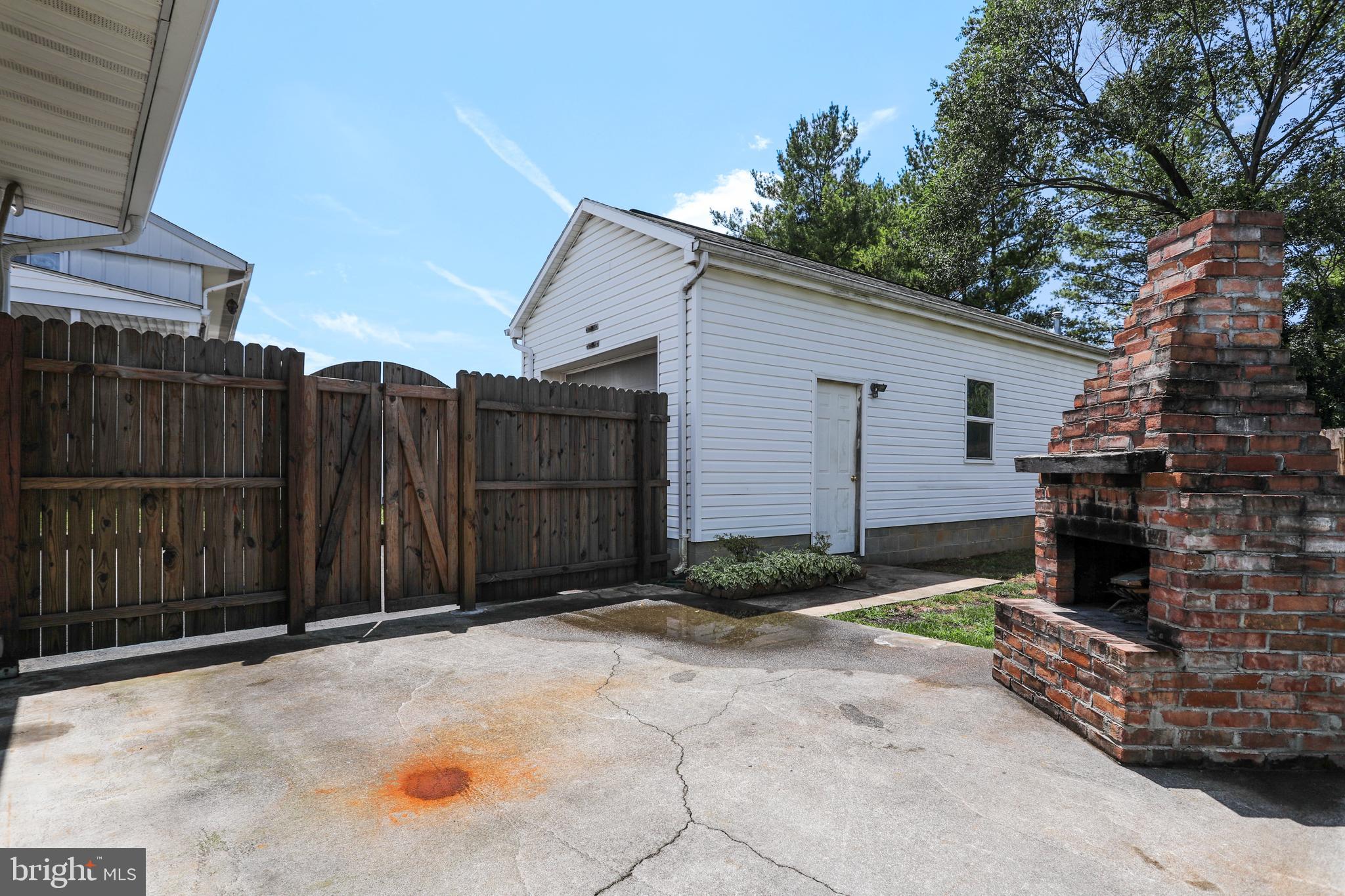 FOREST HILLS - Residential