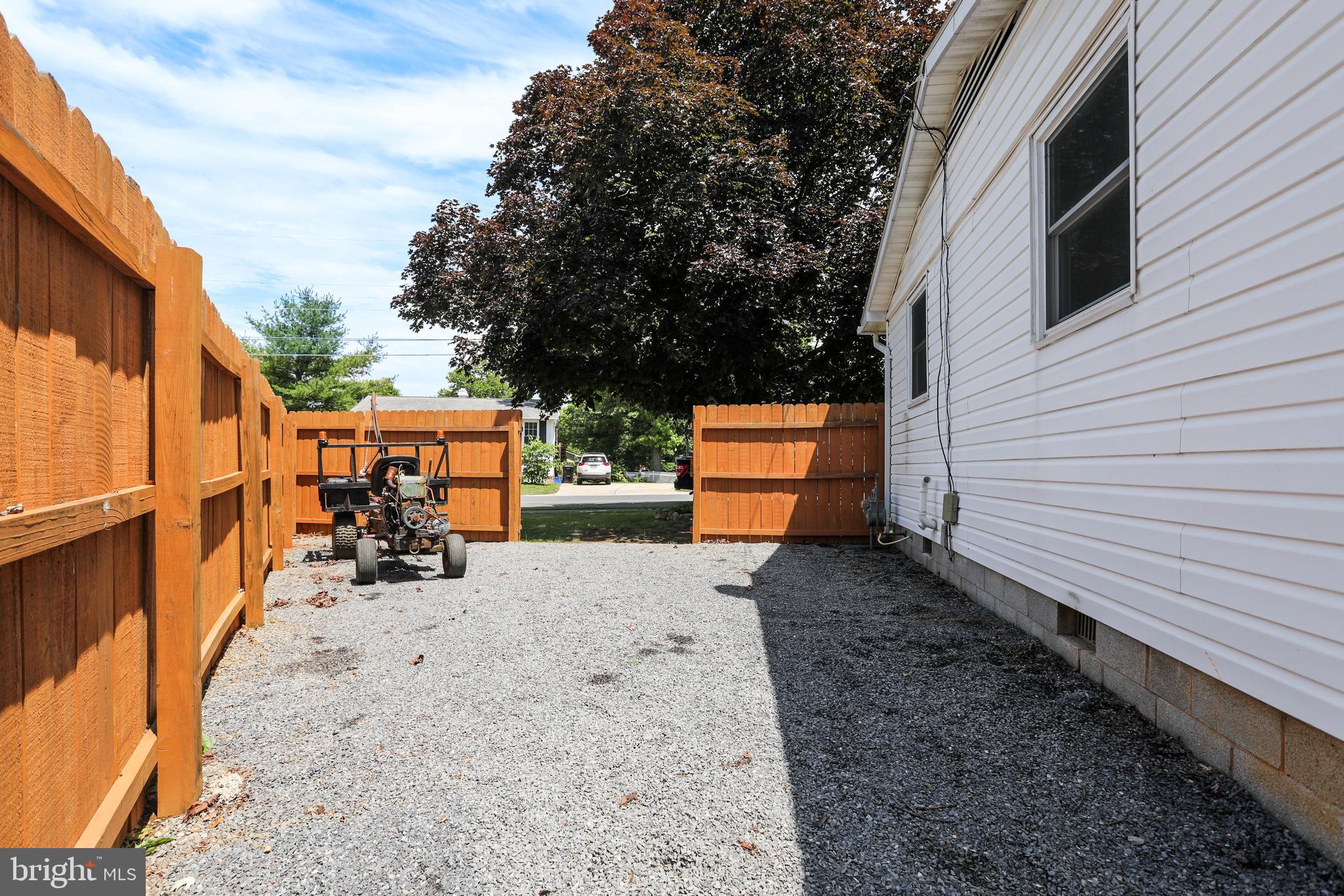 FOREST HILLS - Residential
