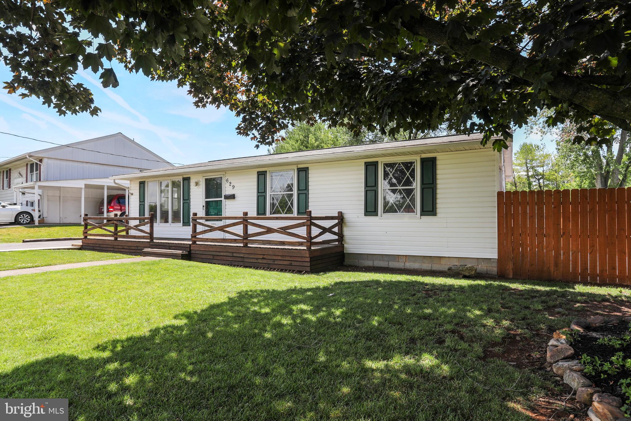 FOREST HILLS - Residential