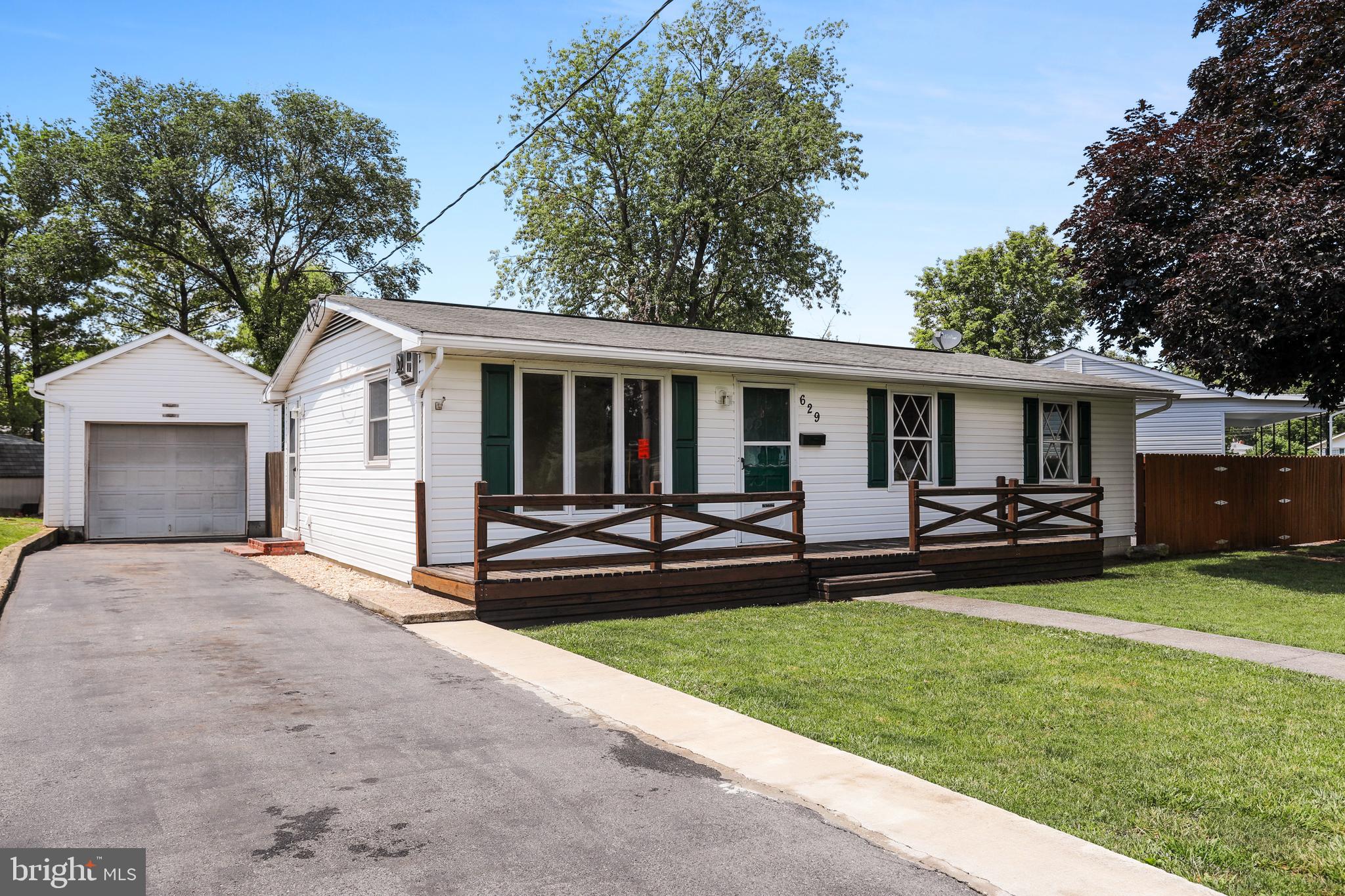 FOREST HILLS - Residential