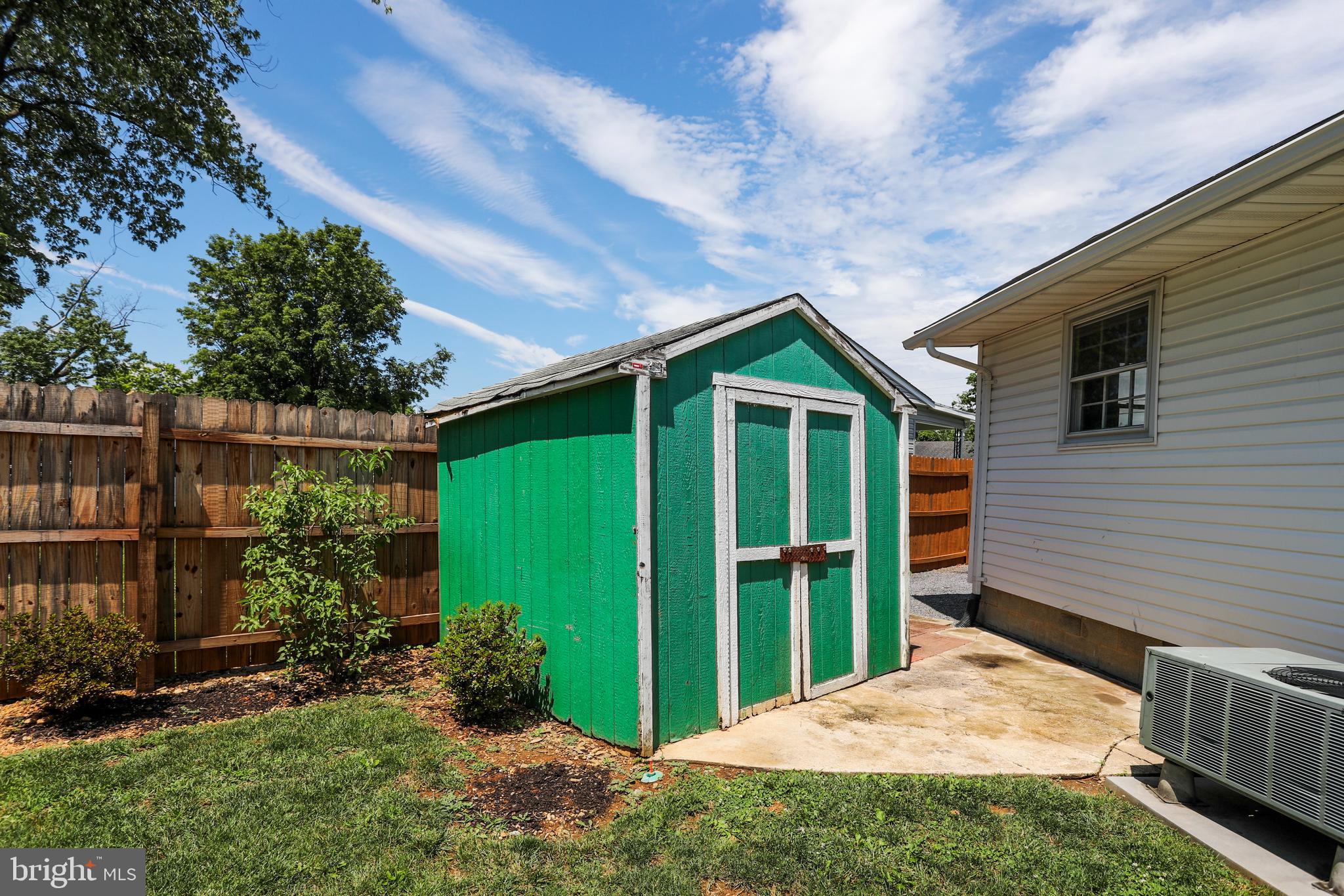 FOREST HILLS - Residential