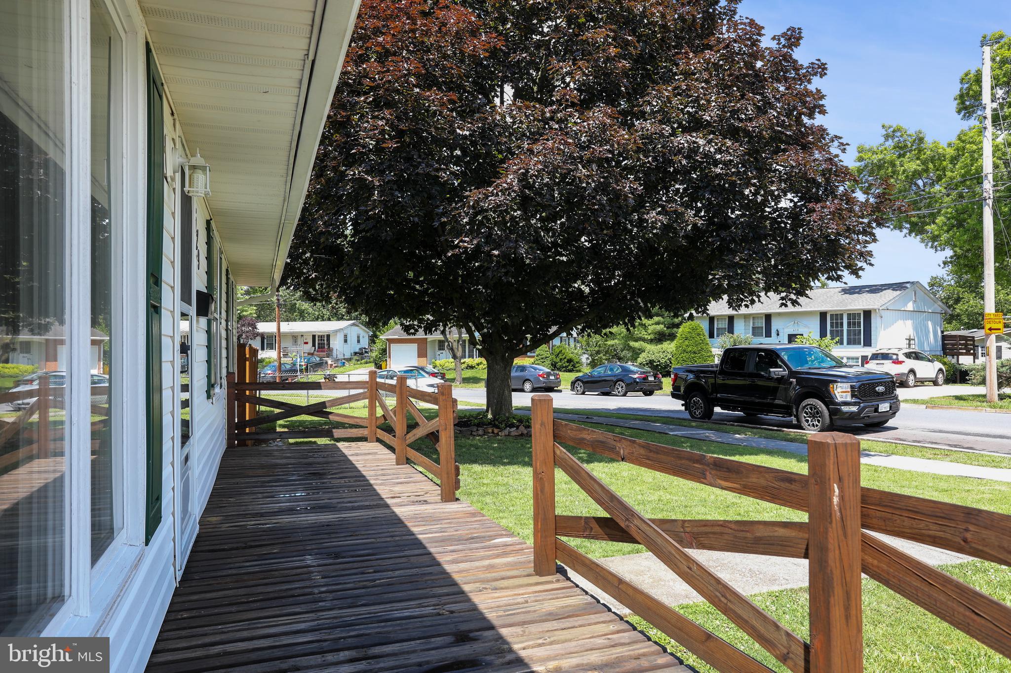 FOREST HILLS - Residential