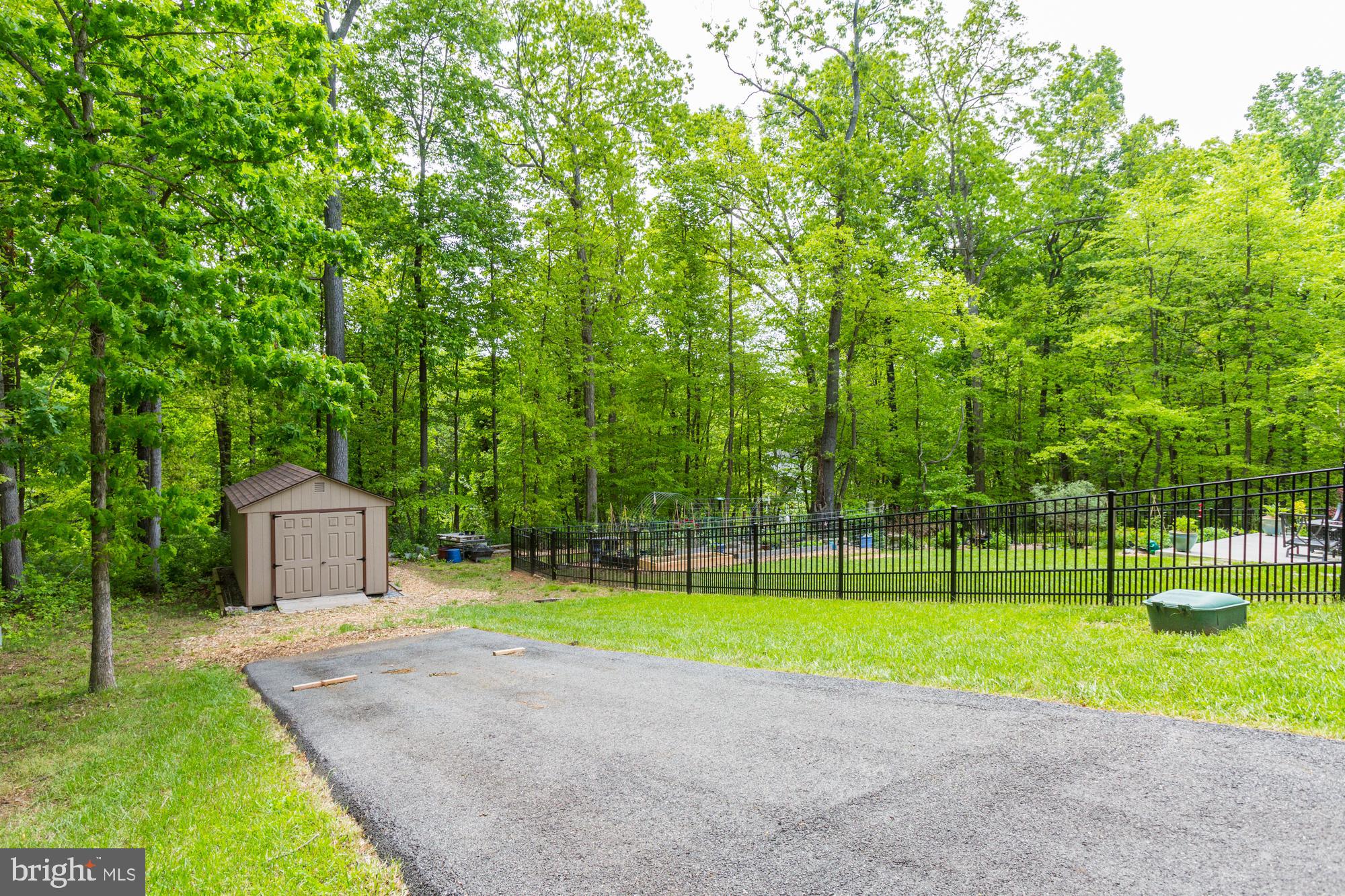 PINEWOOD FARMS - Residential