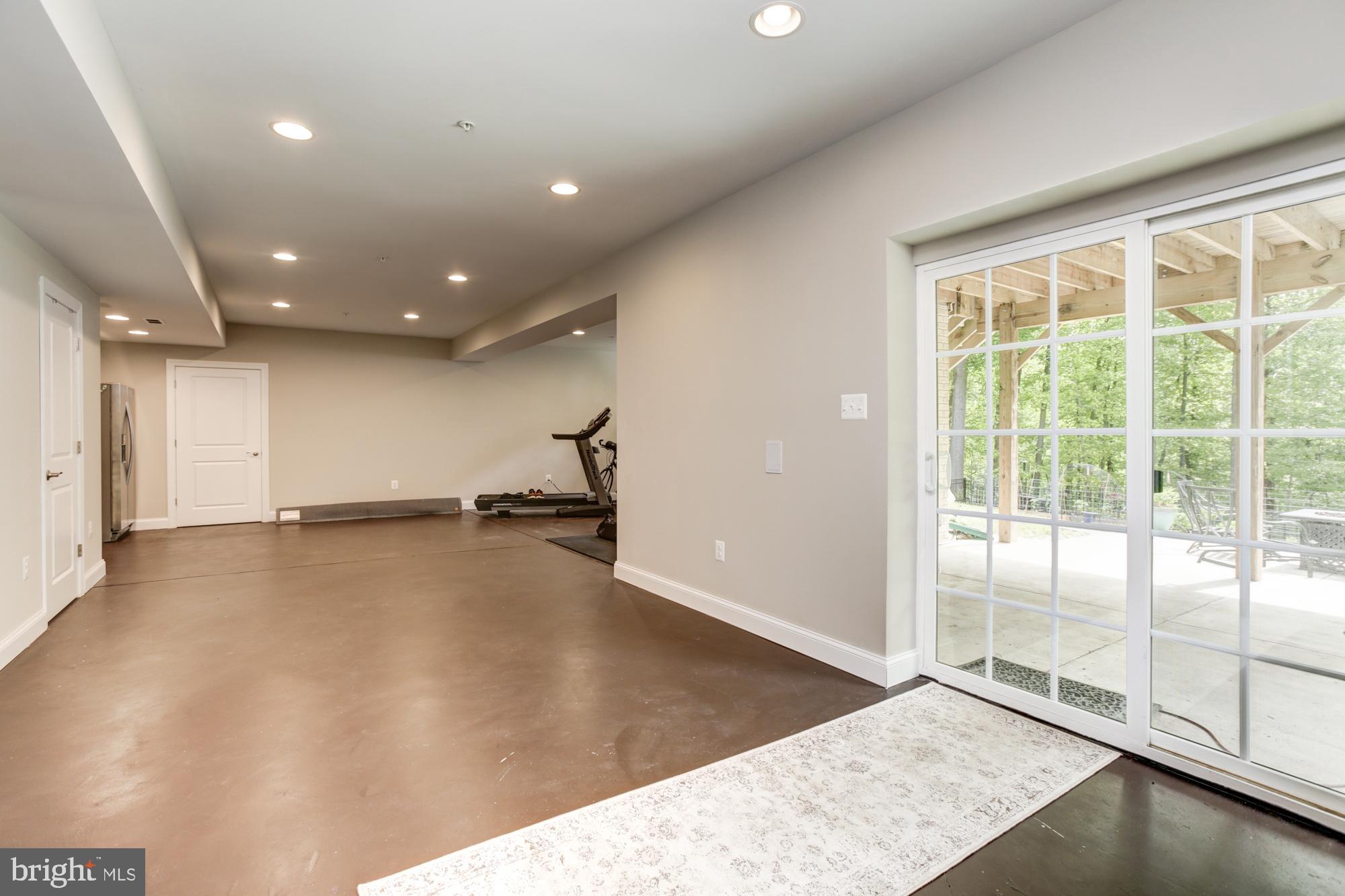 PINEWOOD FARMS - Residential