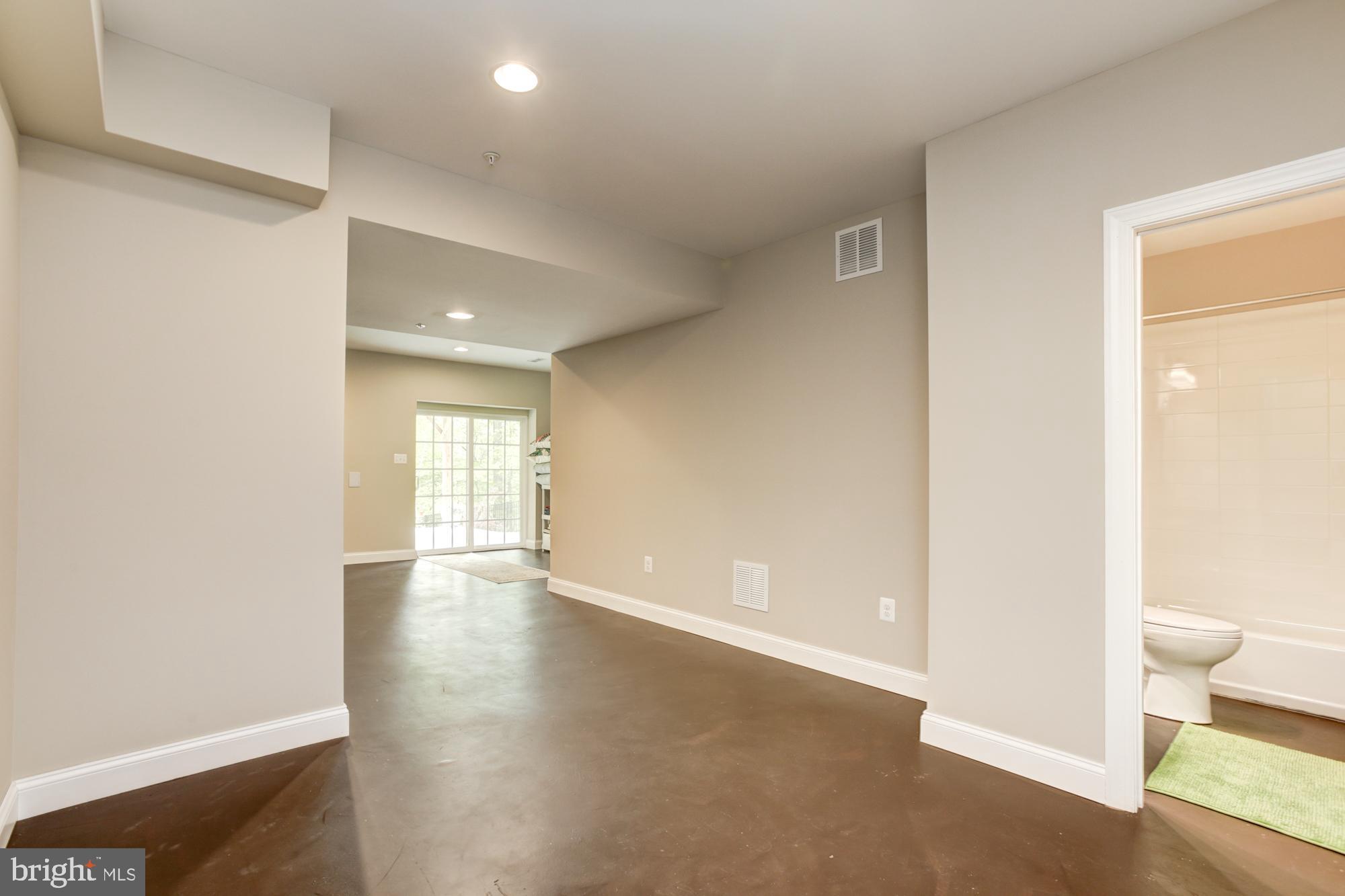 PINEWOOD FARMS - Residential