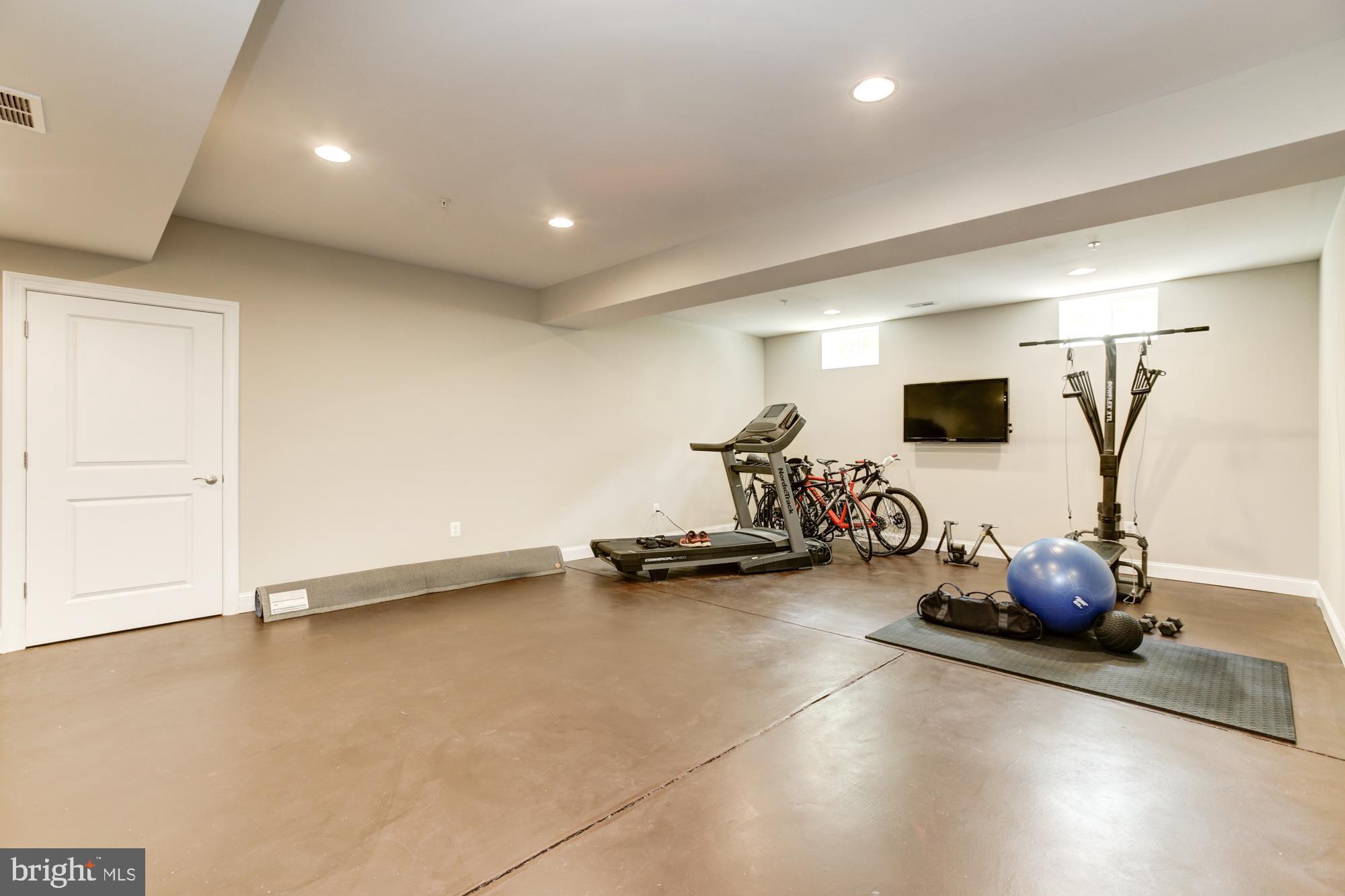 PINEWOOD FARMS - Residential