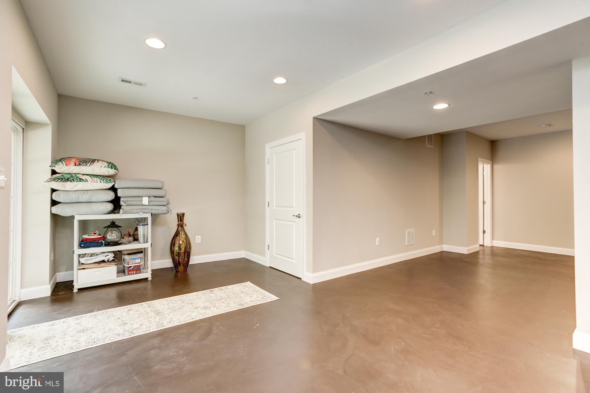 PINEWOOD FARMS - Residential