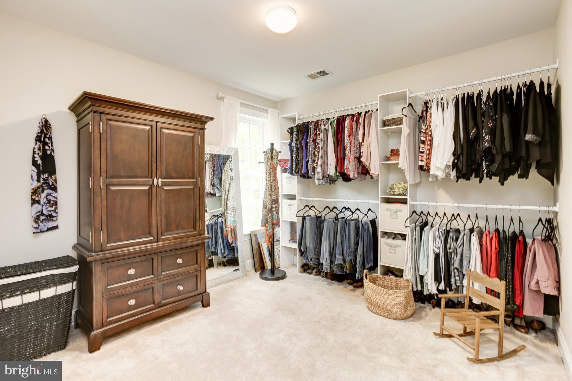 PINEWOOD FARMS - Residential