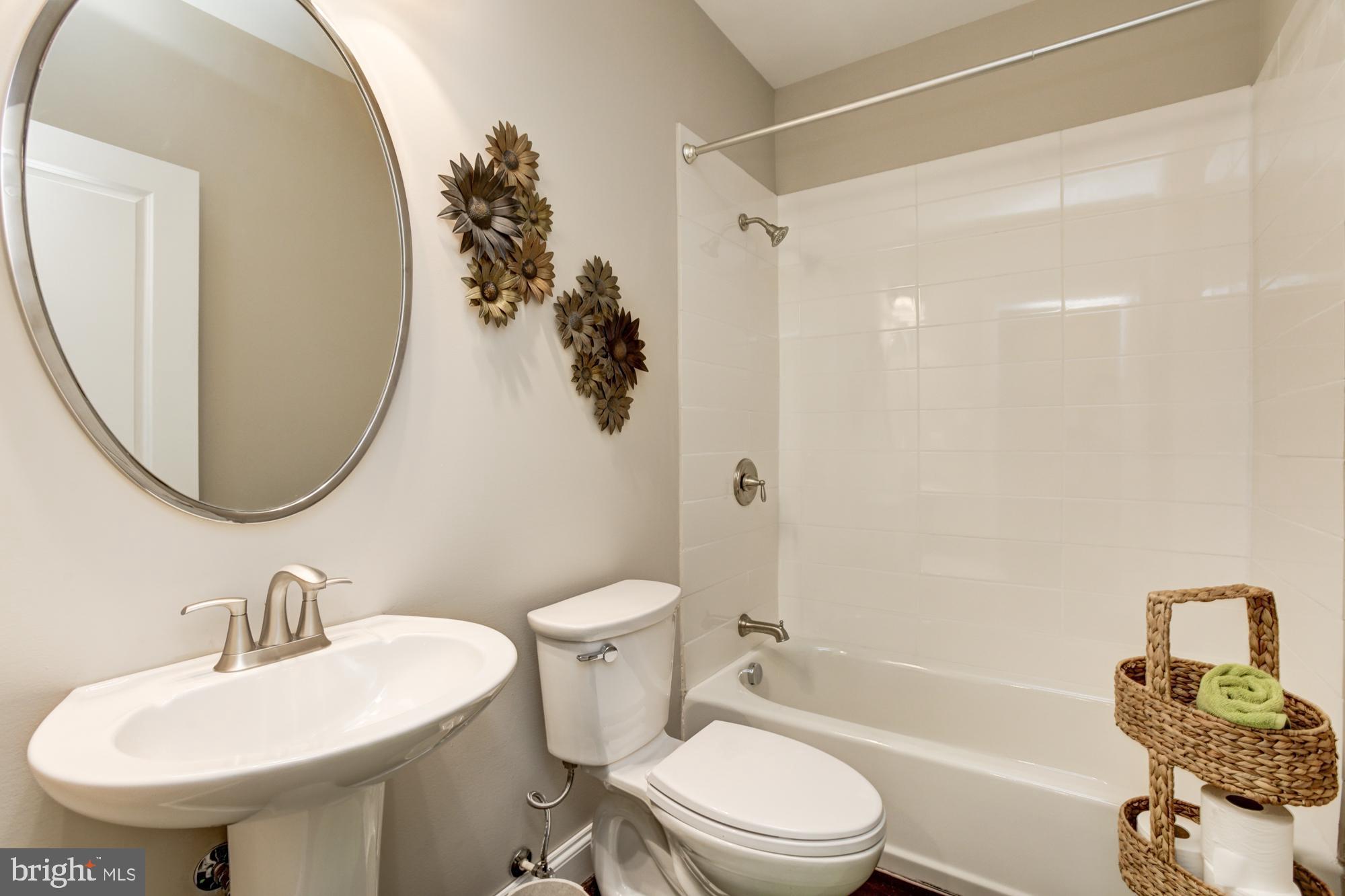 PINEWOOD FARMS - Residential