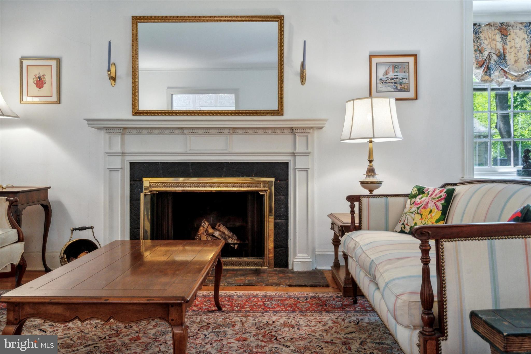 CHESTNUT HILL - Residential