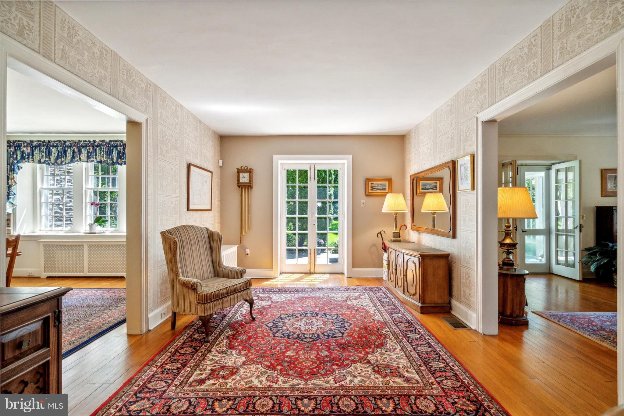 CHESTNUT HILL - Residential