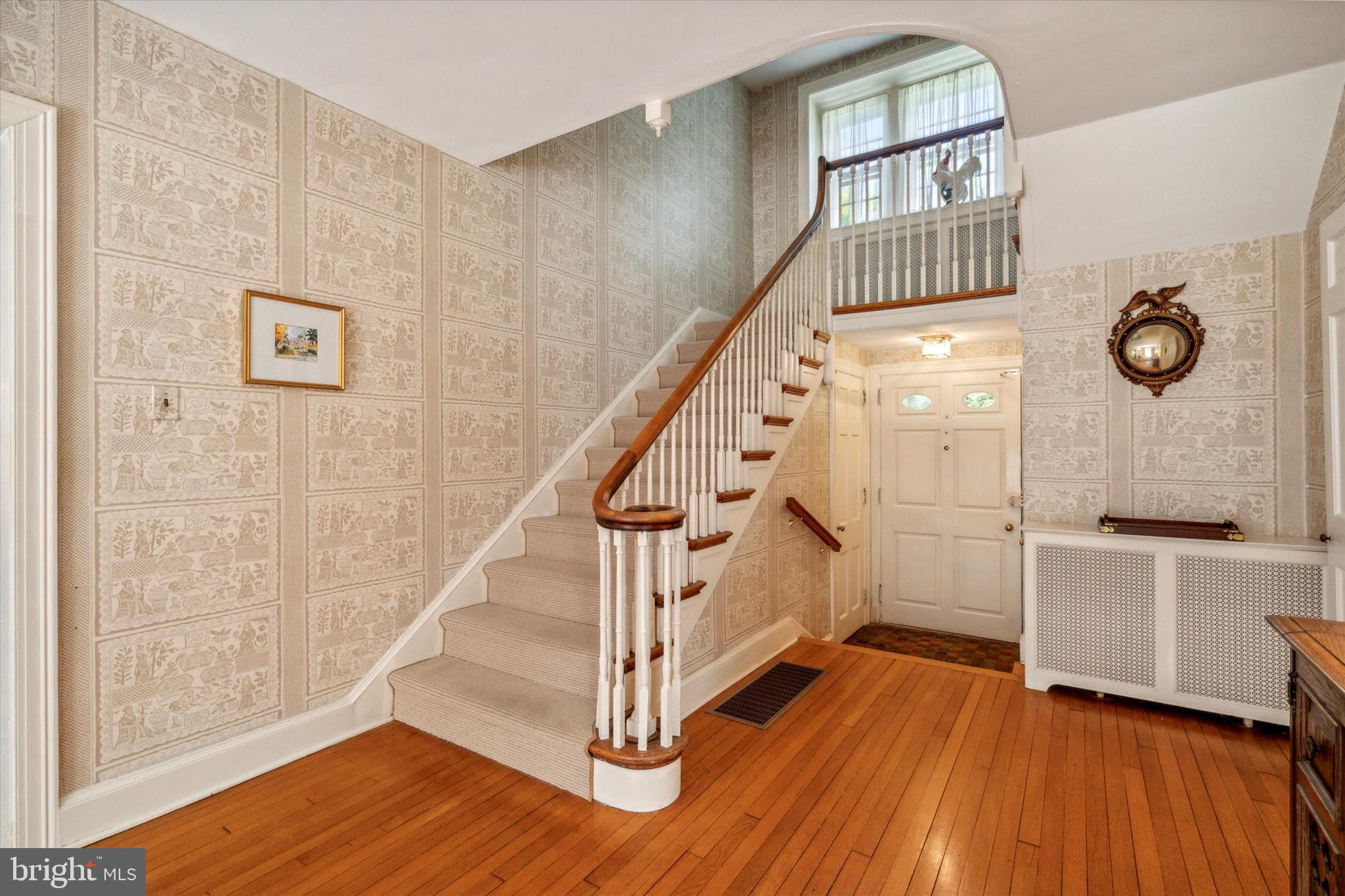 CHESTNUT HILL - Residential