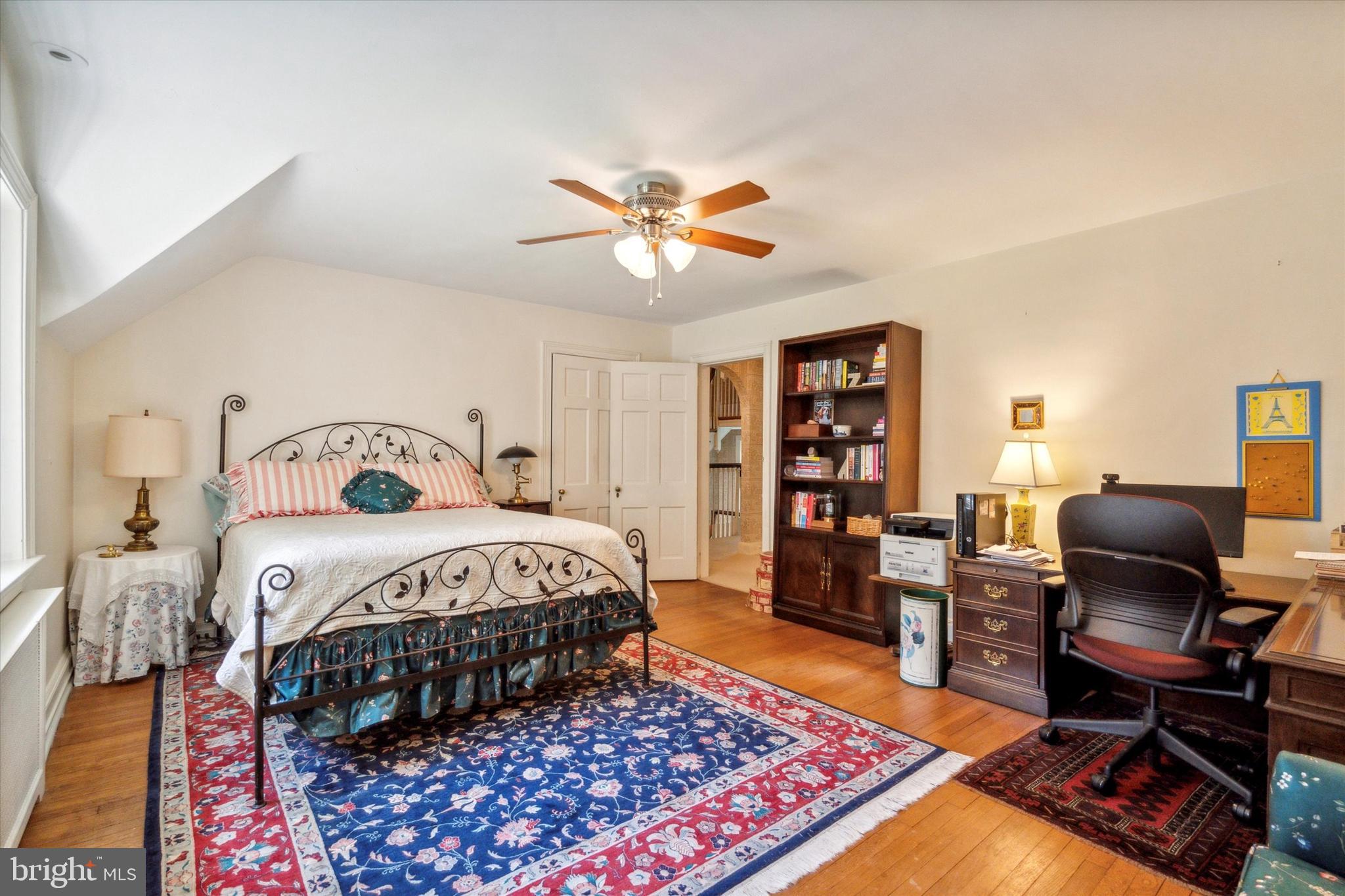 CHESTNUT HILL - Residential