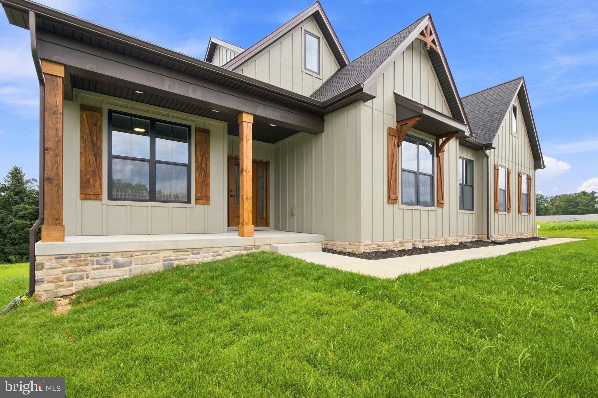 78 JINGLE BELLS COURT LOT 4