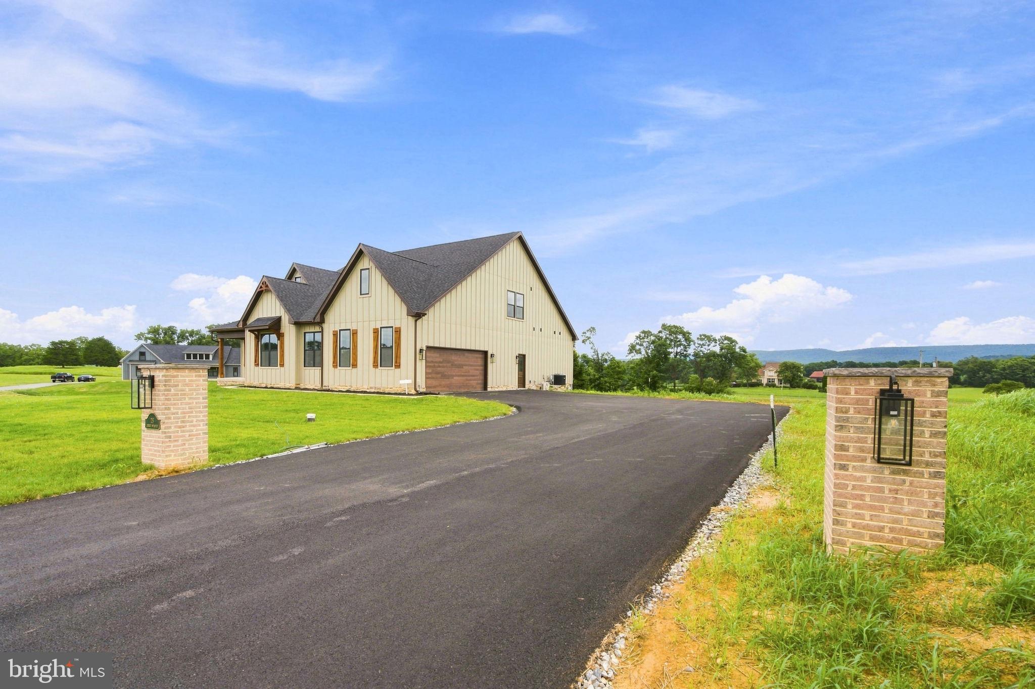 78 JINGLE BELLS COURT LOT 4