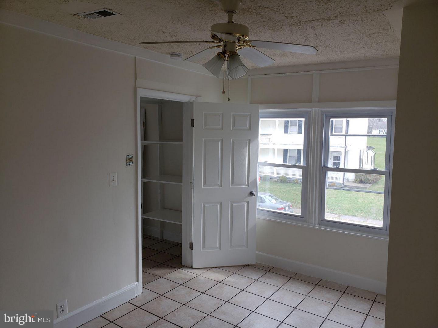 MARSHALL - Commercial Sale