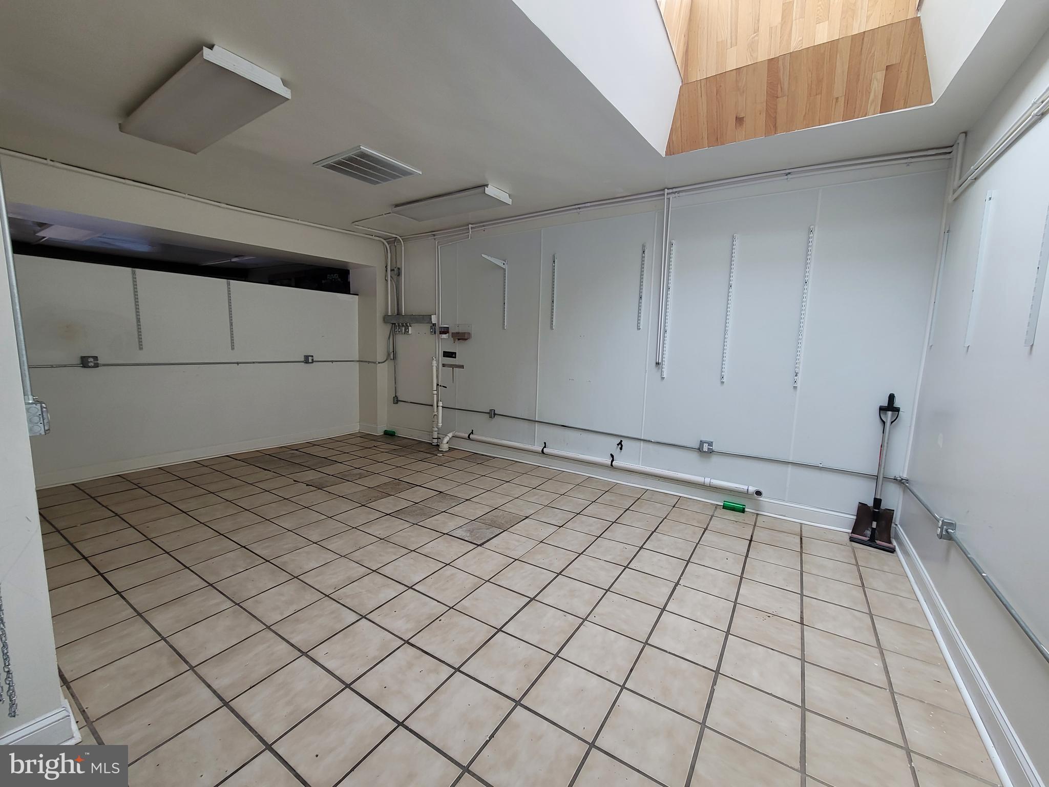 MARSHALL - Commercial Sale