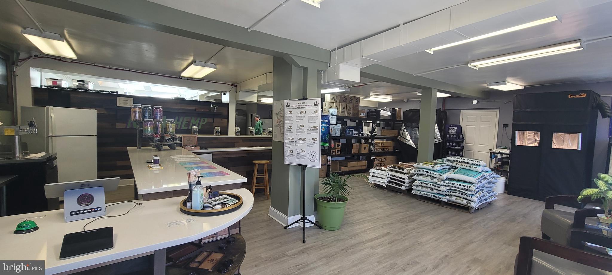 MARSHALL - Commercial Sale