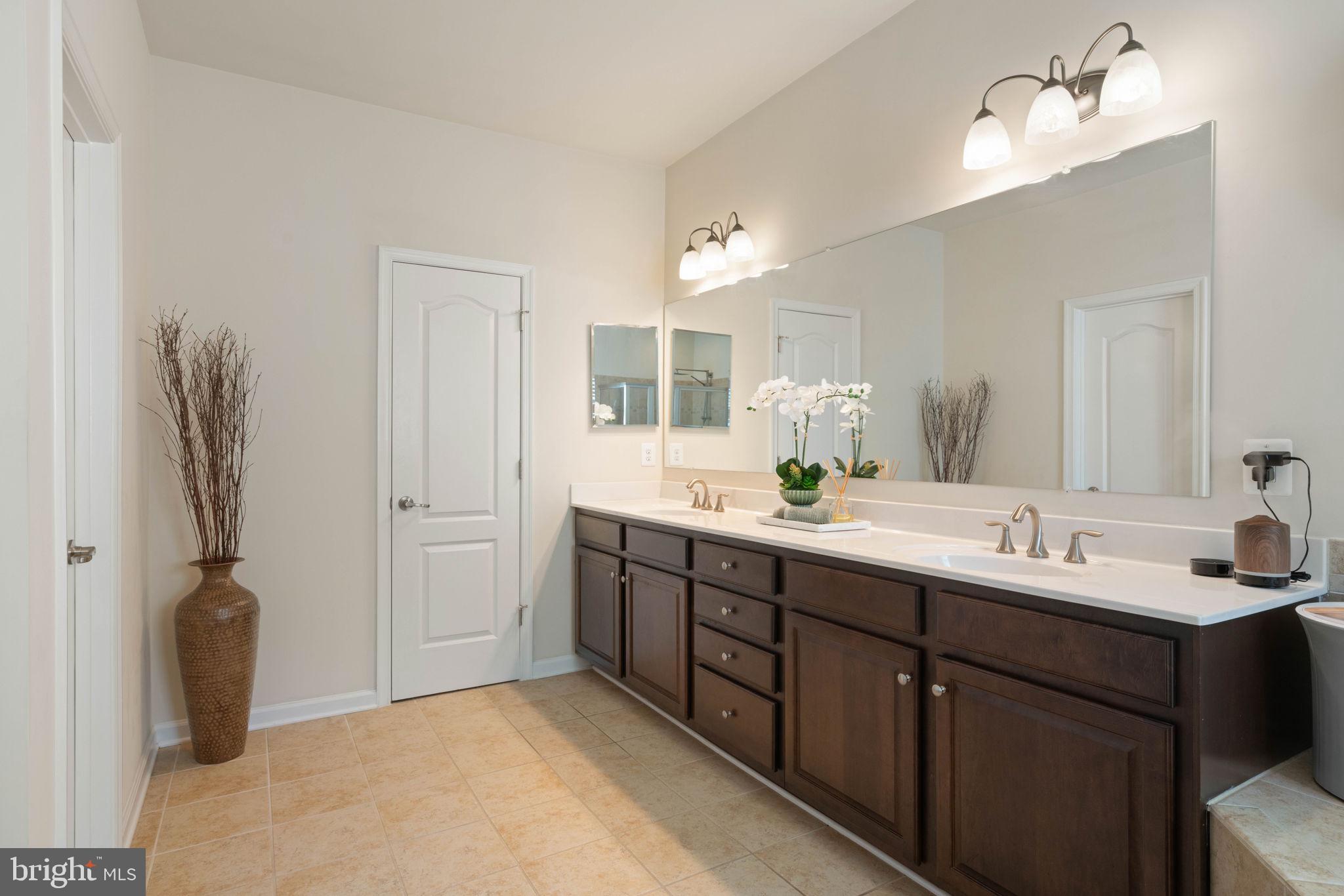 OAKLEY RESERVE - Residential