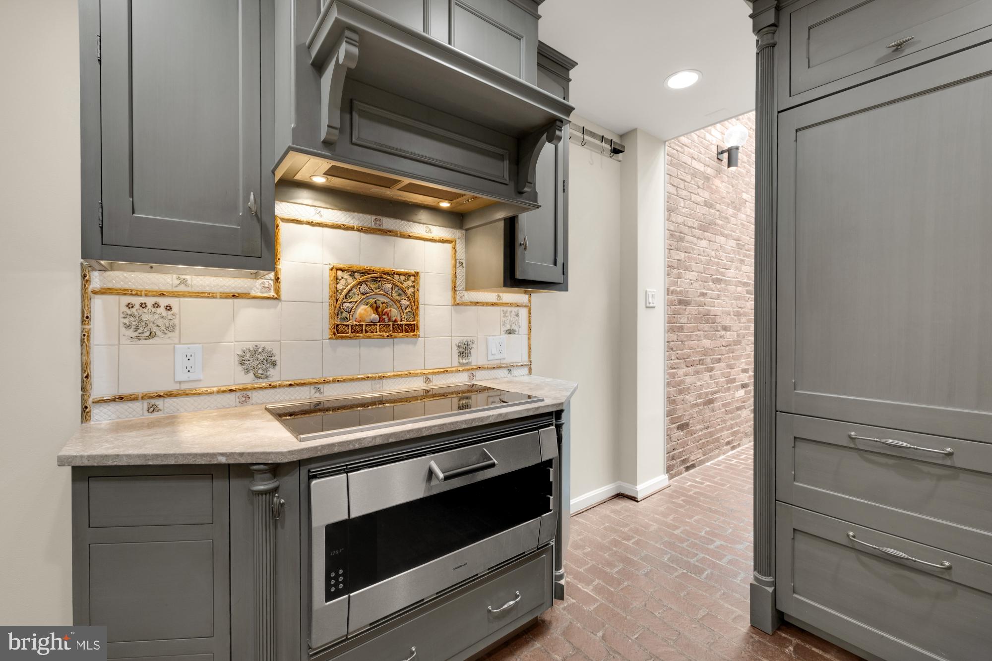 OLD TOWN ALEXANDRIA - Residential