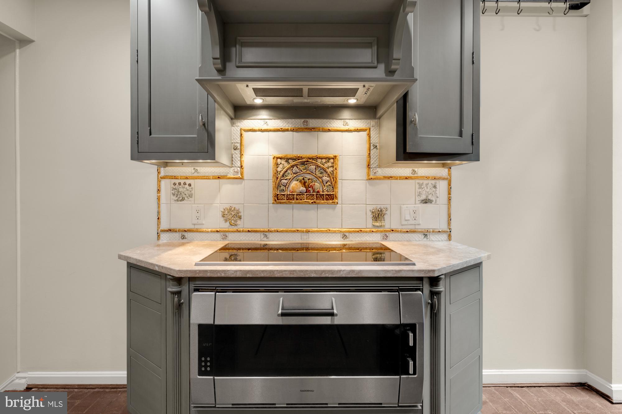 OLD TOWN ALEXANDRIA - Residential