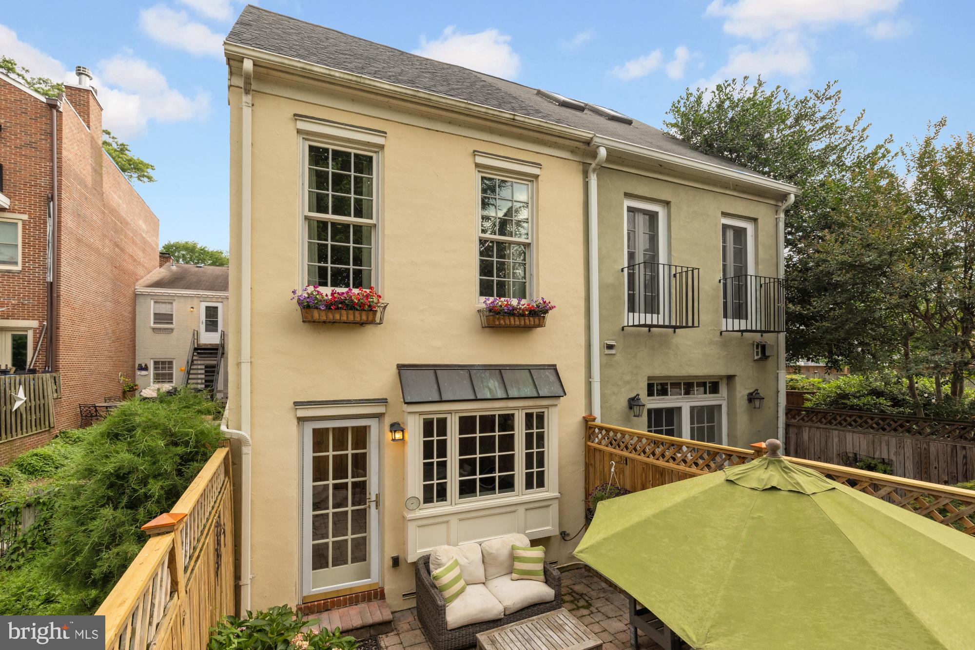 OLD TOWN ALEXANDRIA - Residential