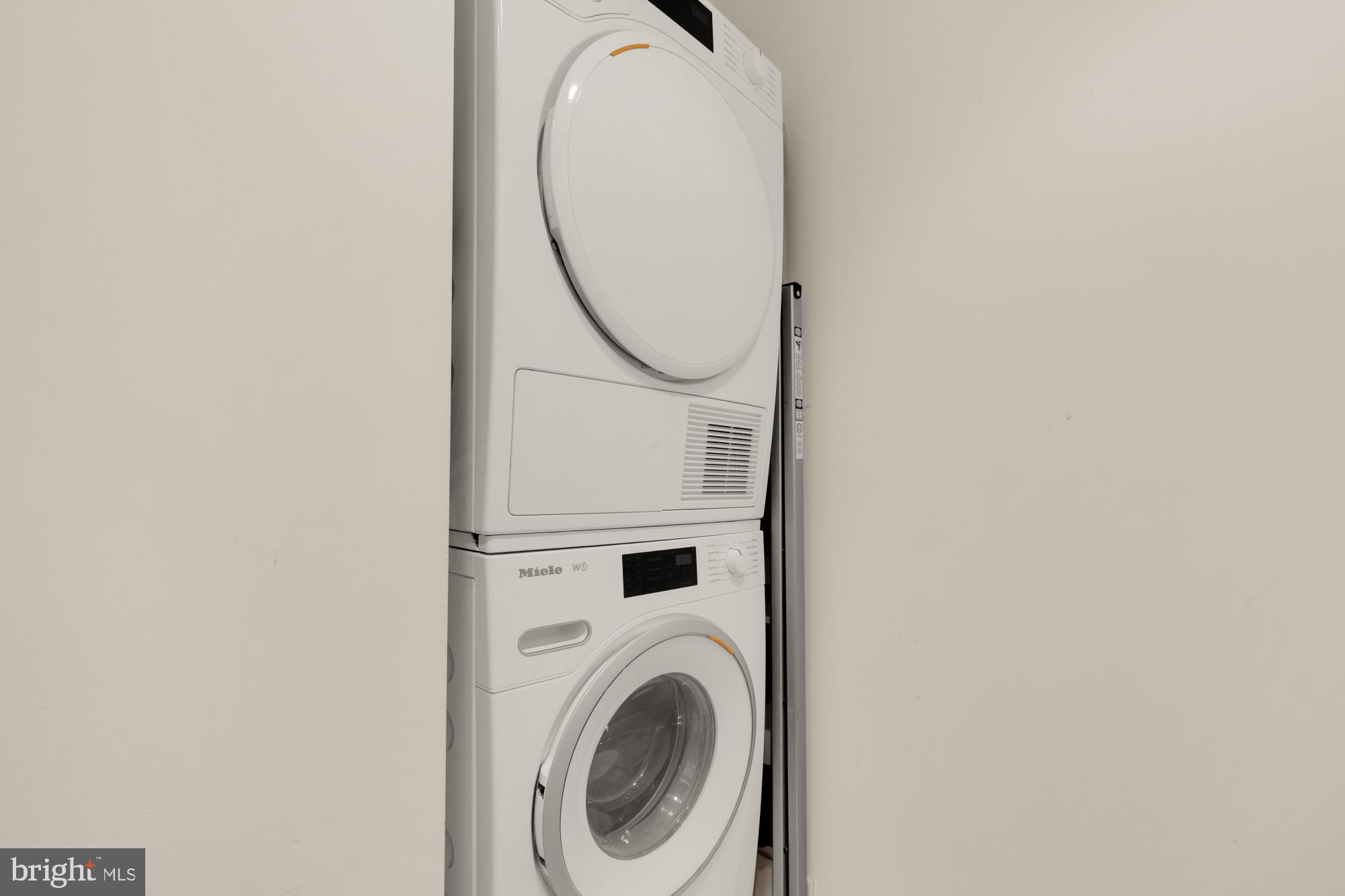 OLD TOWN ALEXANDRIA - Residential