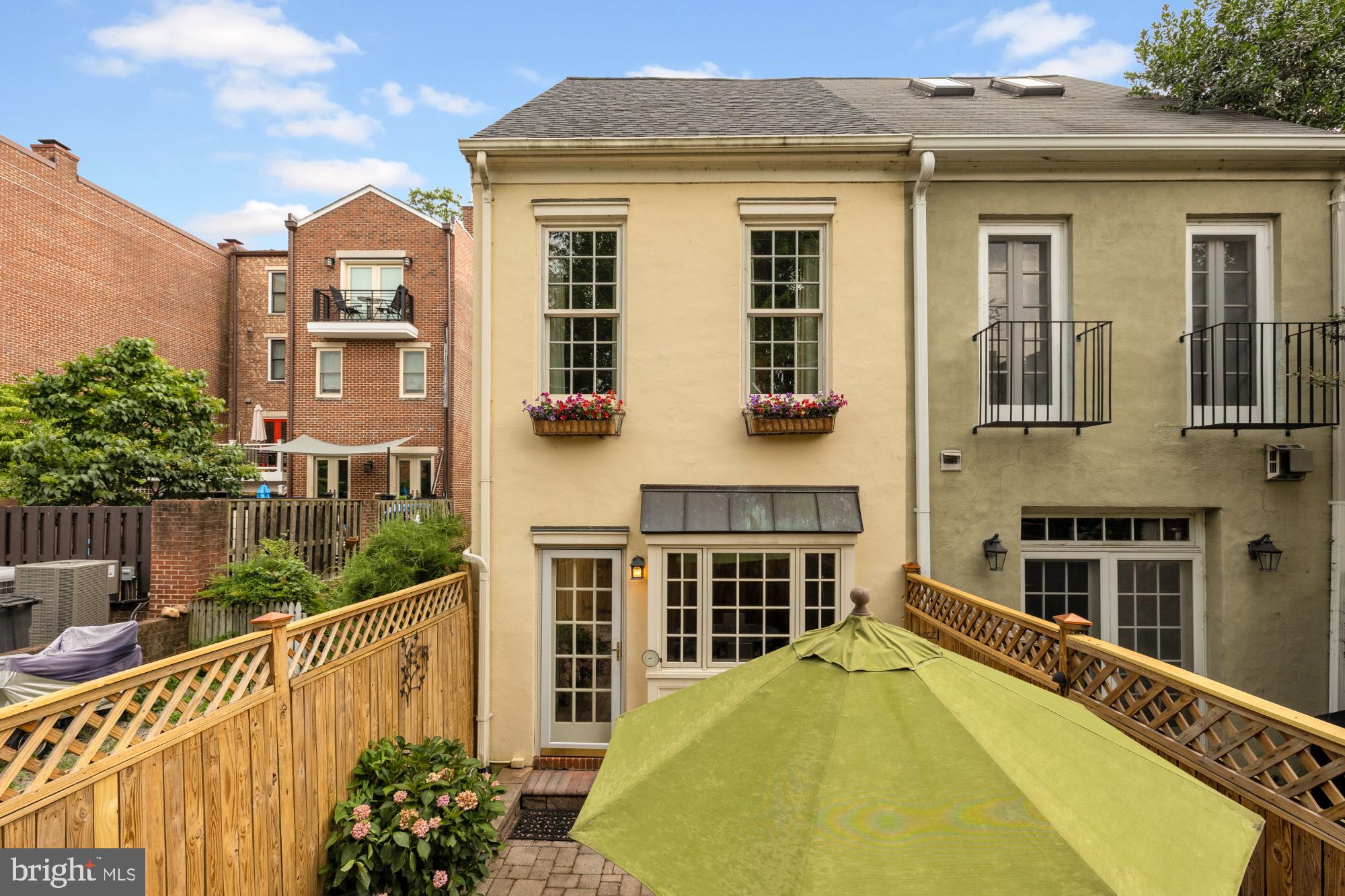 OLD TOWN ALEXANDRIA - Residential