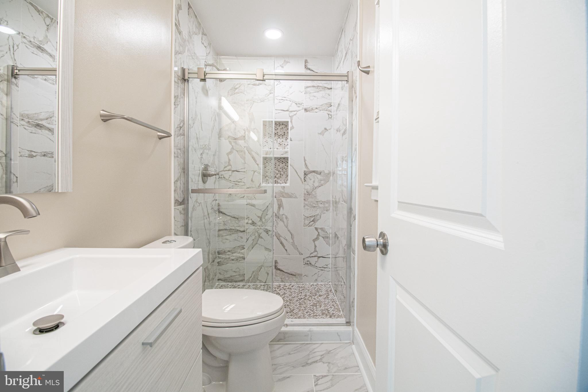 DALE CITY - Residential Lease