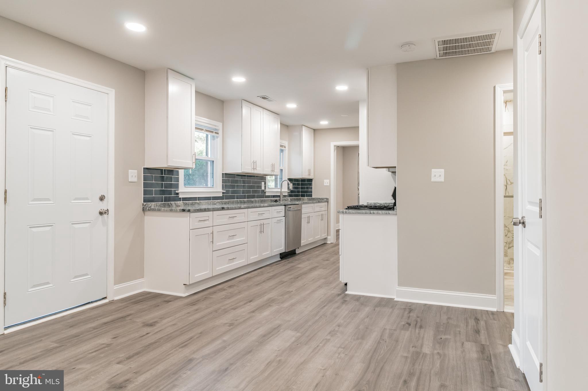 DALE CITY - Residential Lease