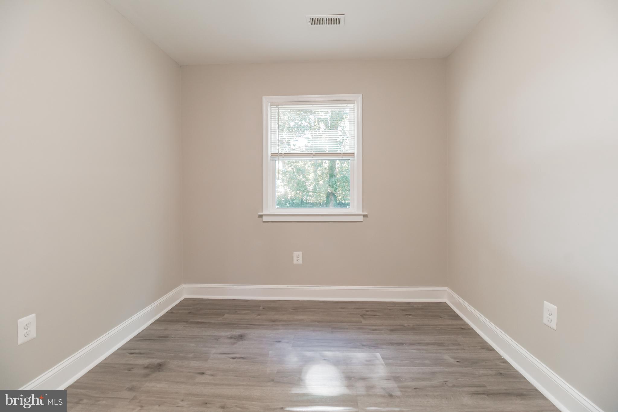 DALE CITY - Residential Lease